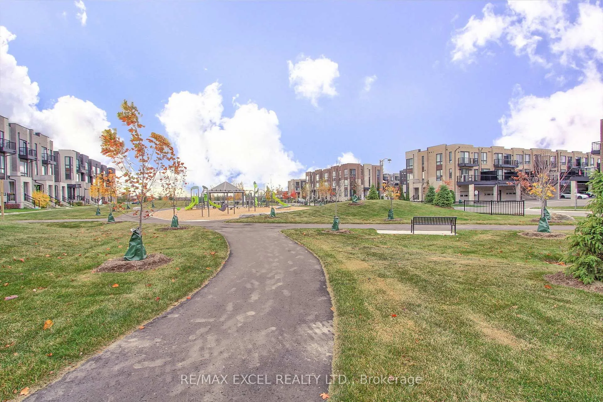 Photo 39 of 8 Lord Melborne Street, Markham, Victoria Square — HOMEH