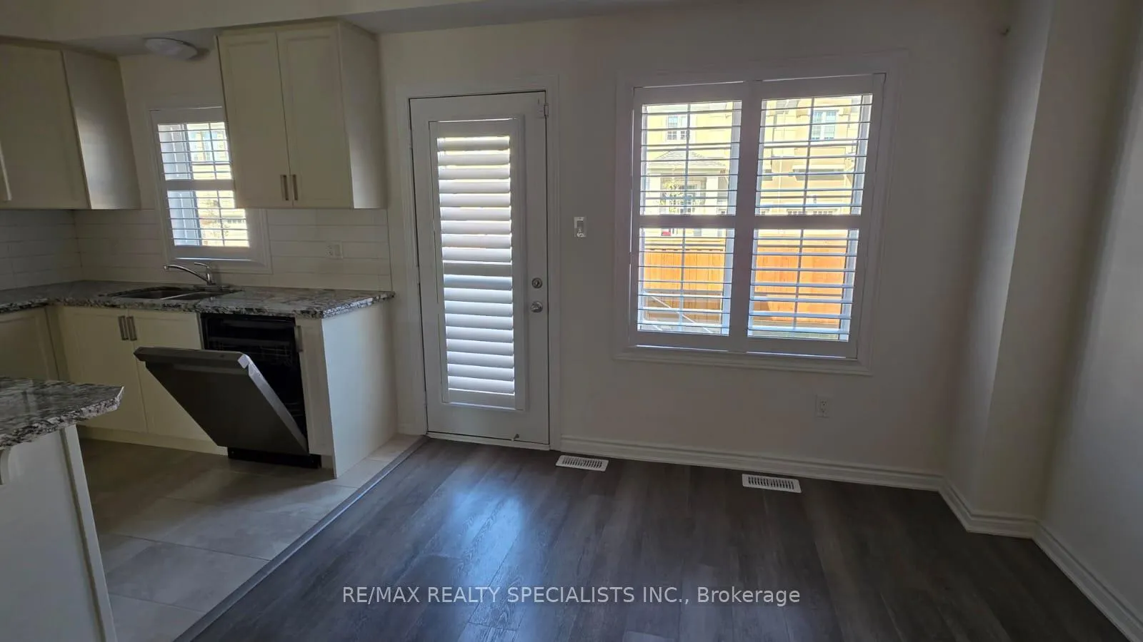 Photo 4 of Unit 108, 305 Garner Drive W, Hamilton, Ancaster — HOMEH