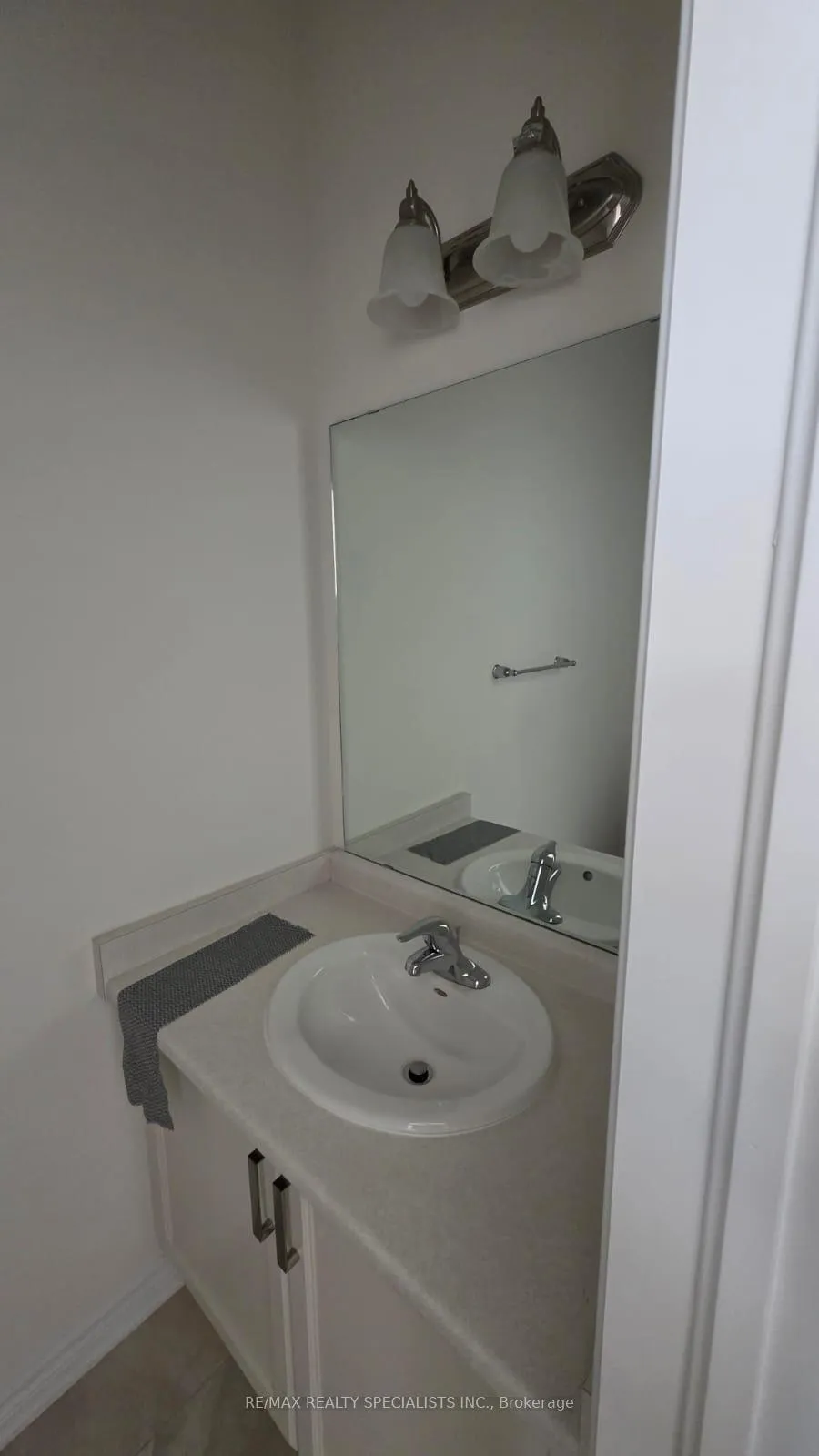 Photo 8 of Unit 108, 305 Garner Drive W, Hamilton, Ancaster — HOMEH
