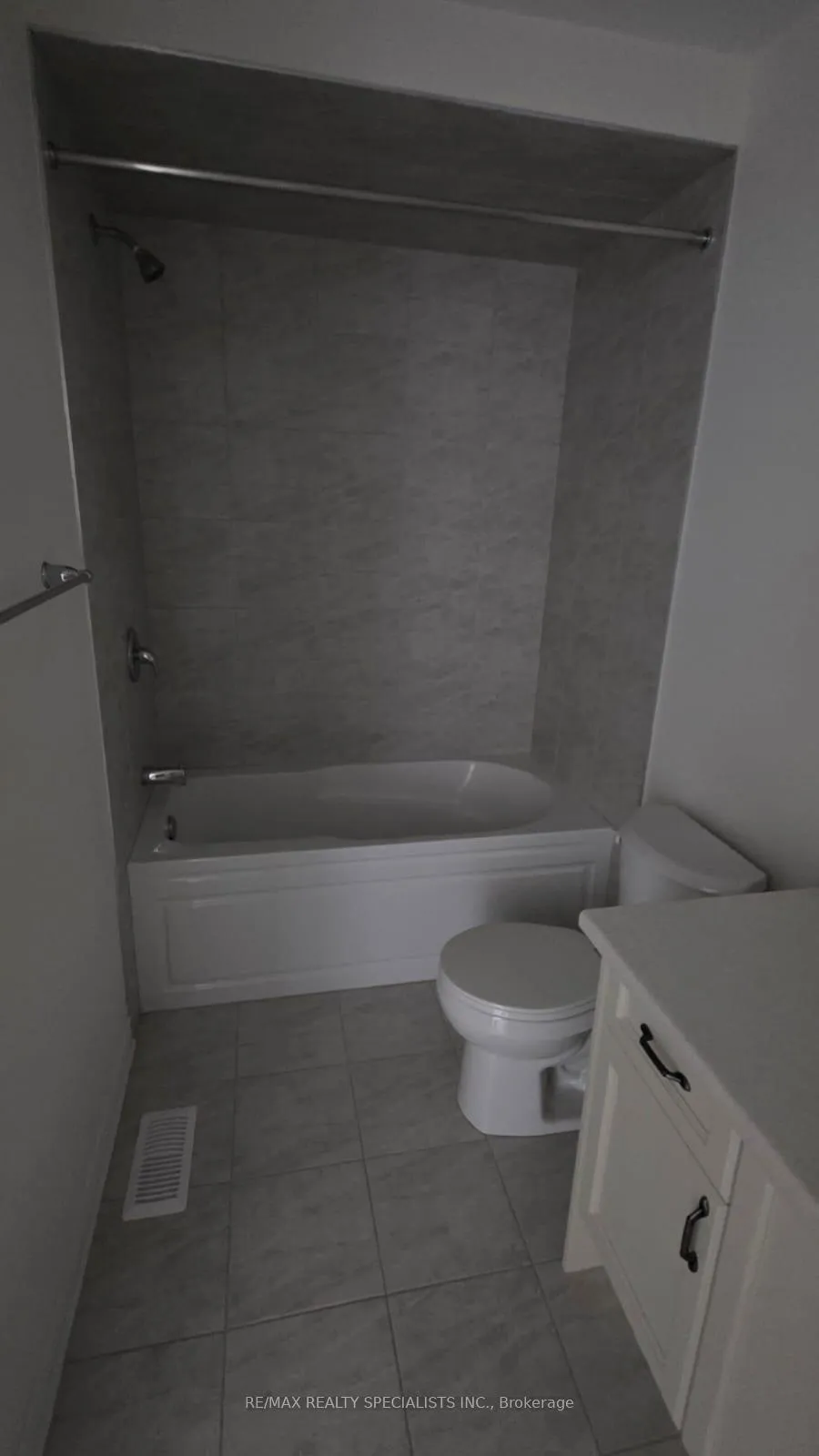 Photo 10 of Unit 108, 305 Garner Drive W, Hamilton, Ancaster — HOMEH