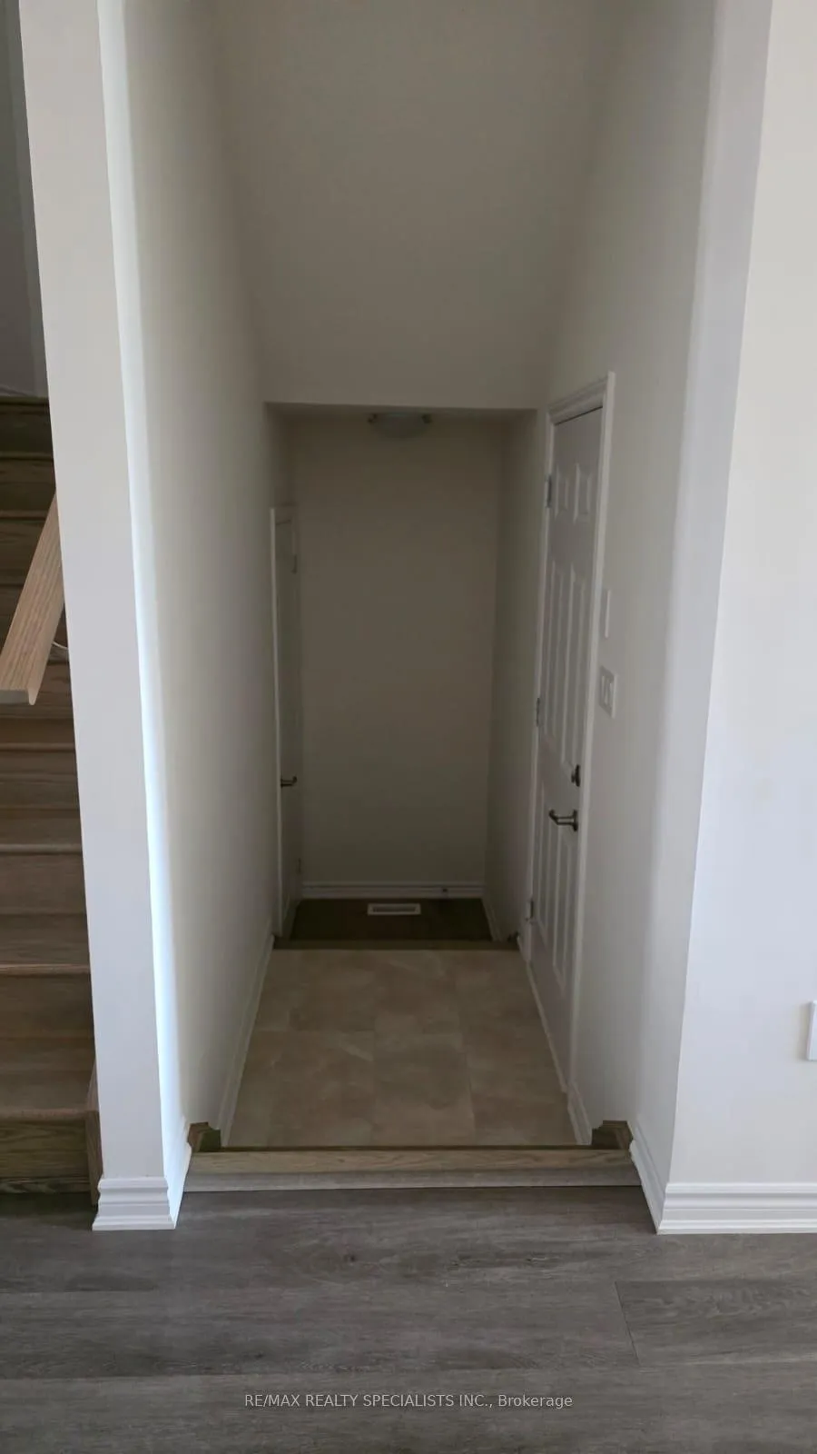 Photo 11 of Unit 108, 305 Garner Drive W, Hamilton, Ancaster — HOMEH