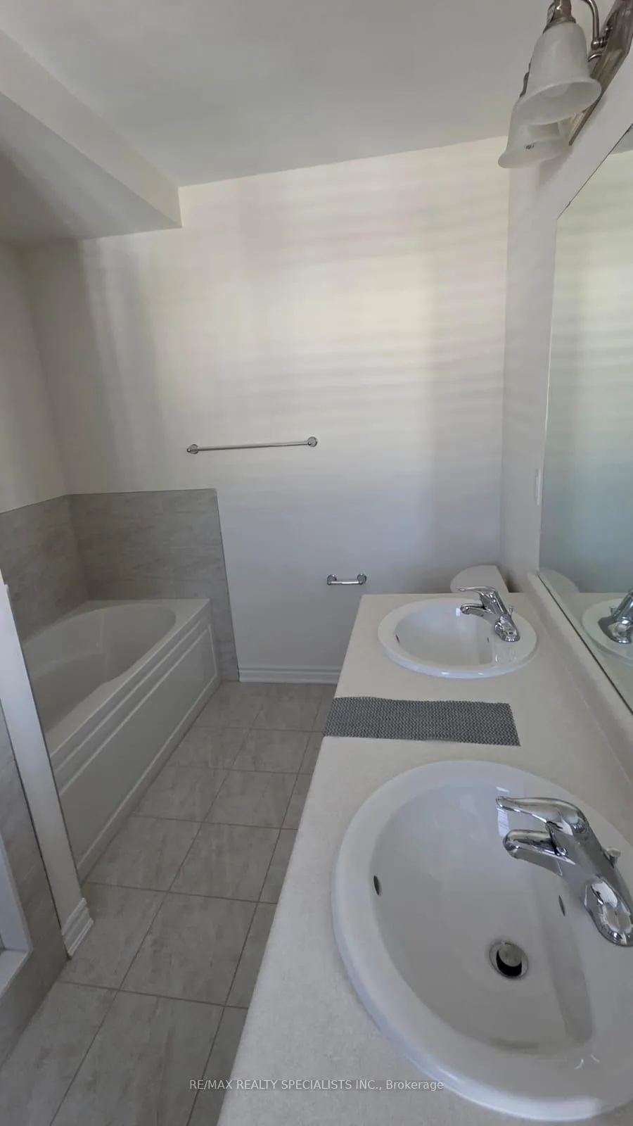 Photo 13 of Unit 108, 305 Garner Drive W, Hamilton, Ancaster — HOMEH