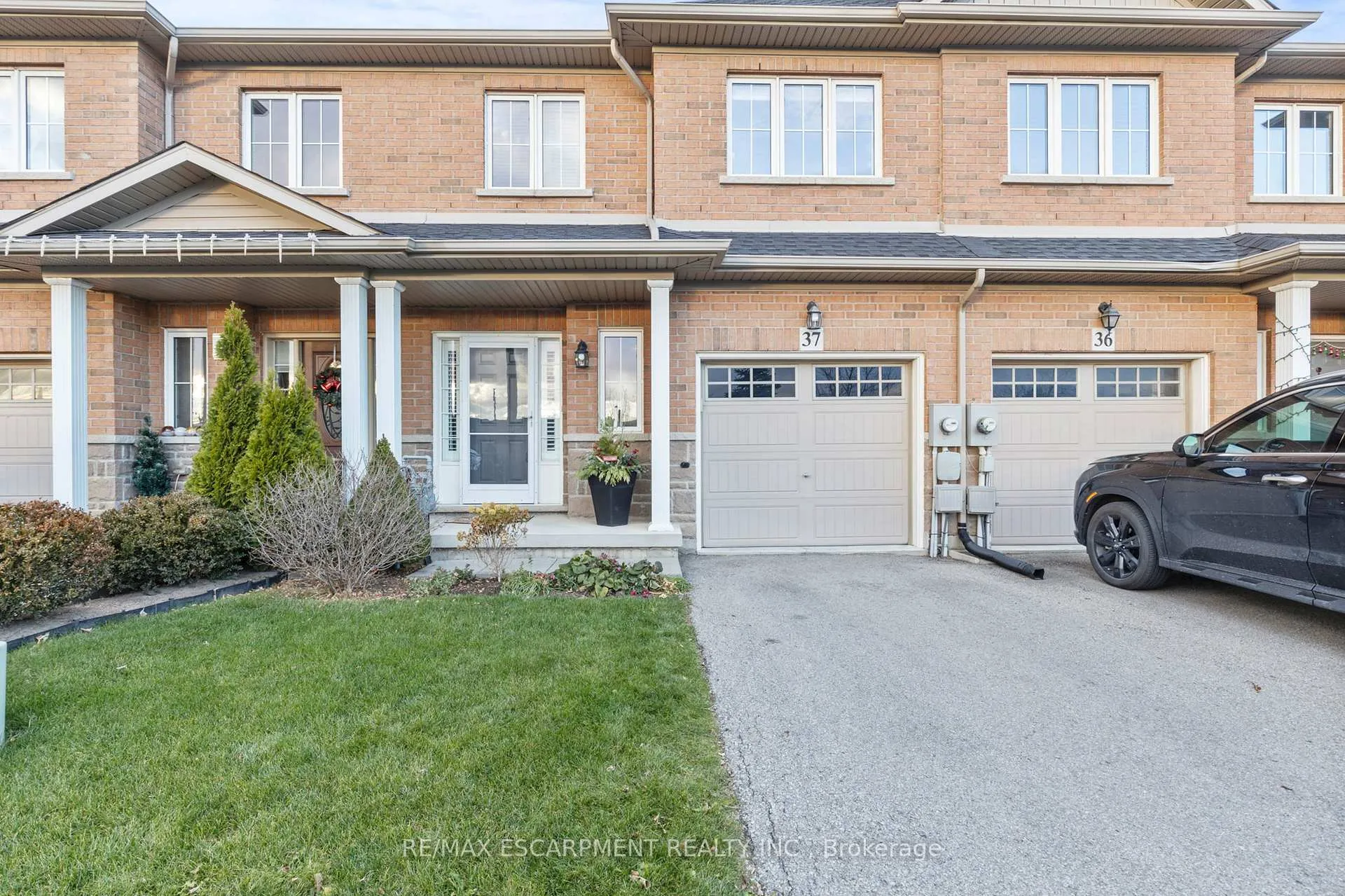 Photo 3 of Unit 37, 170 Palacebeach Trail, Hamilton, Stoney Creek — HOMEH