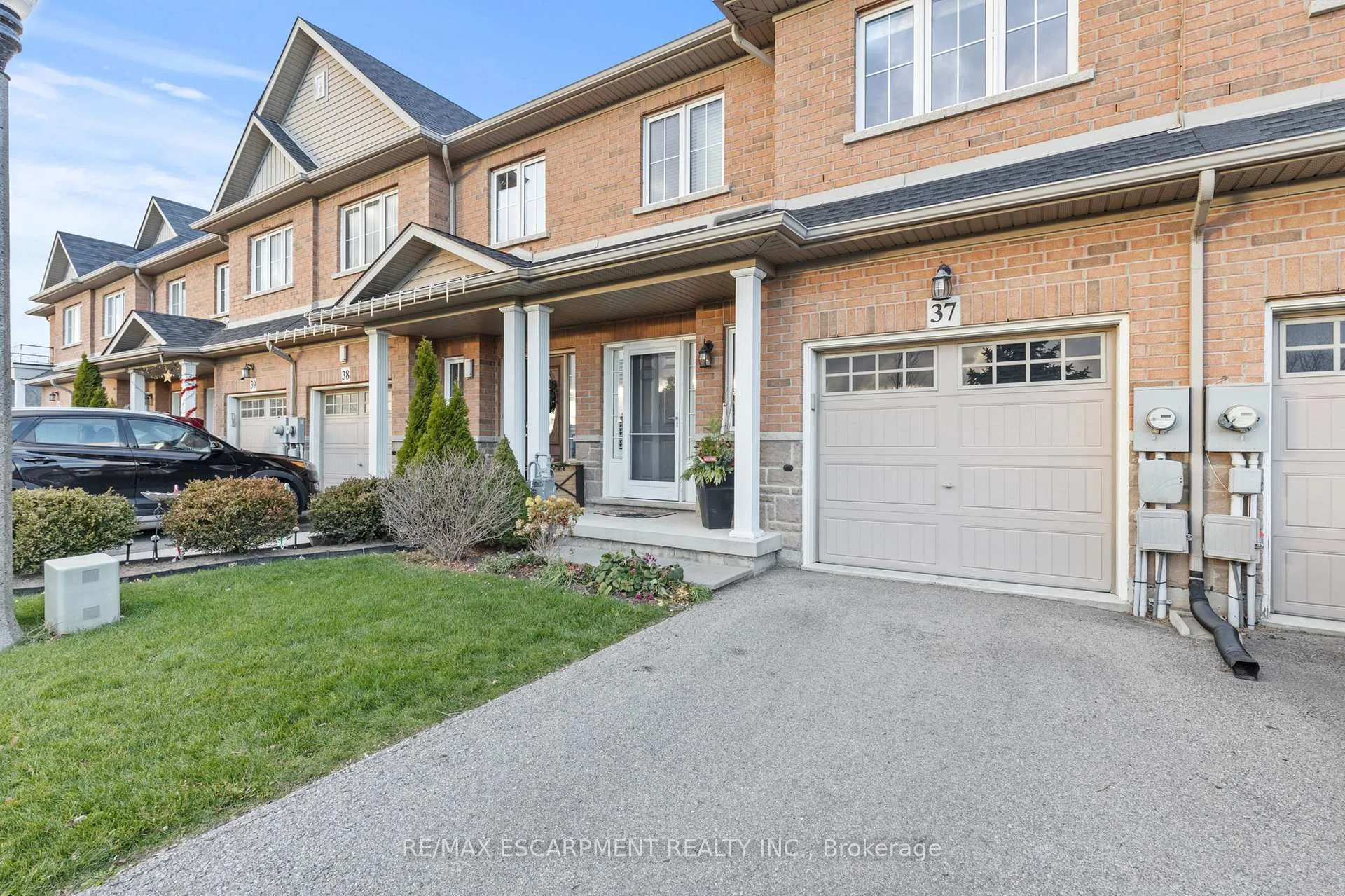 Photo 4 of Unit 37, 170 Palacebeach Trail, Hamilton, Stoney Creek — HOMEH