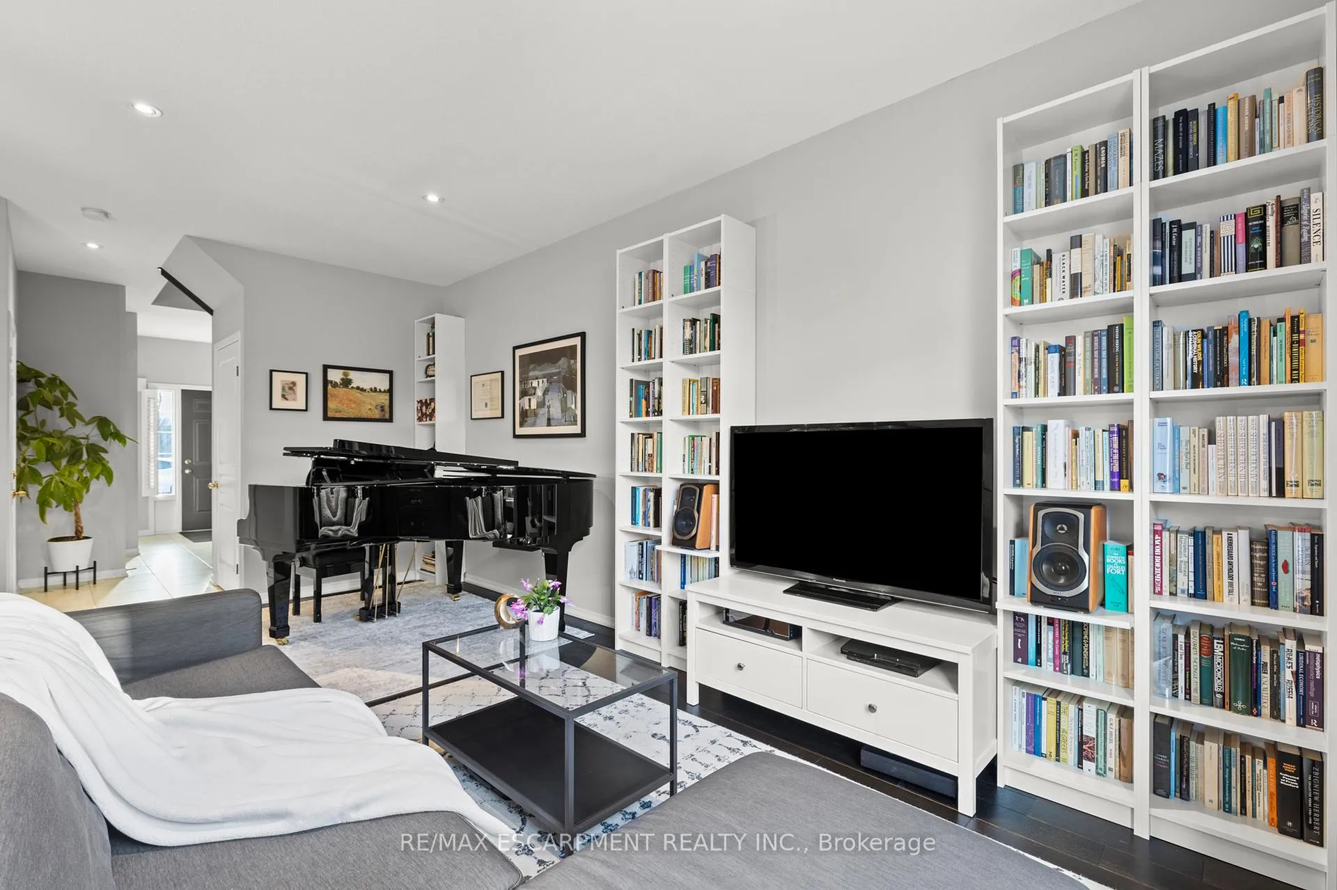 Photo 13 of Unit 37, 170 Palacebeach Trail, Hamilton, Stoney Creek — HOMEH