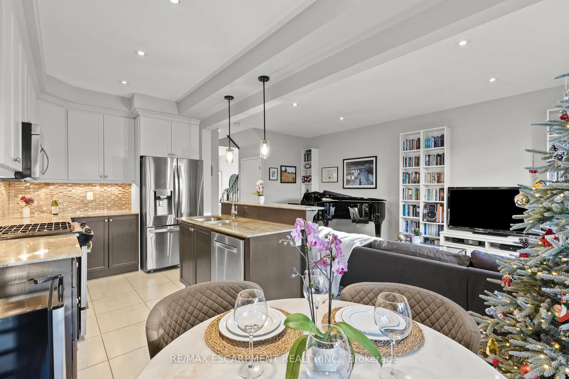 Photo 17 of Unit 37, 170 Palacebeach Trail, Hamilton, Stoney Creek — HOMEH