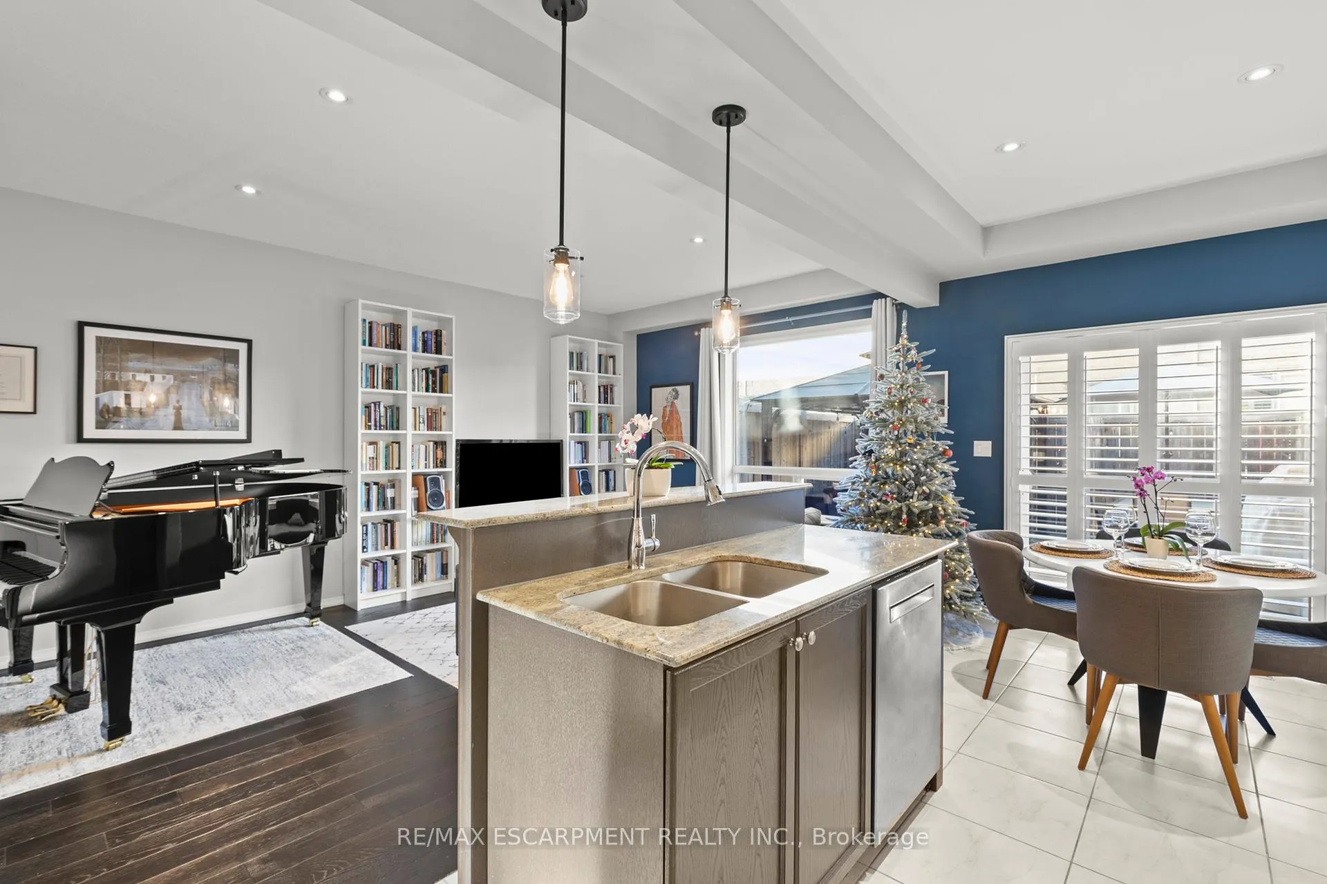 Photo 21 of Unit 37, 170 Palacebeach Trail, Hamilton, Stoney Creek — HOMEH