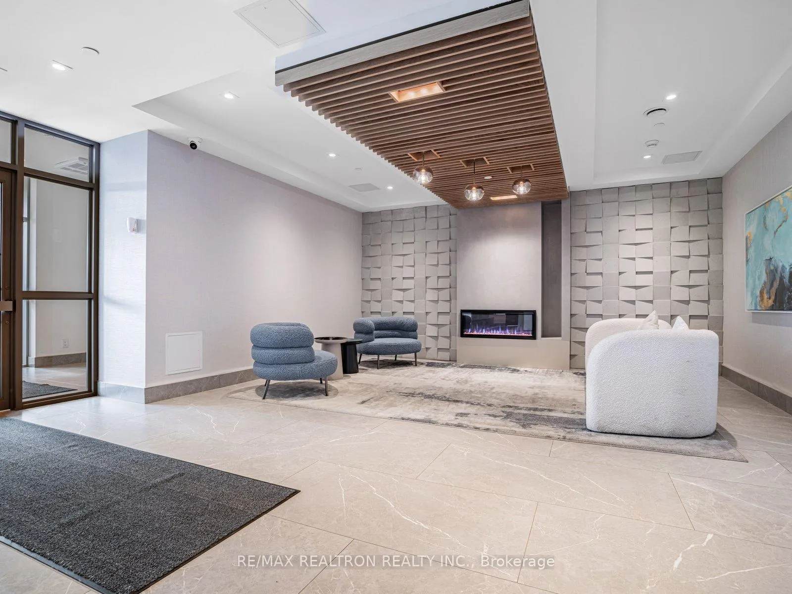 Photo 5 of Unit 506, 56 Lakeside Terrace, Barrie, Little Lake — HOMEH