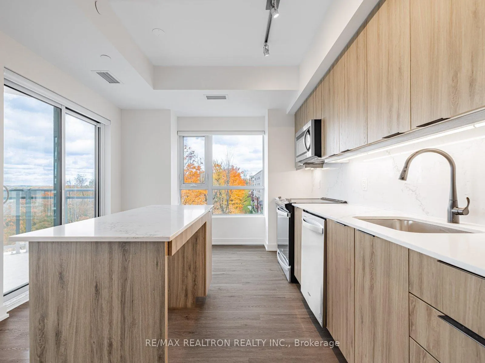 Photo 20 of Unit 506, 56 Lakeside Terrace, Barrie, Little Lake — HOMEH