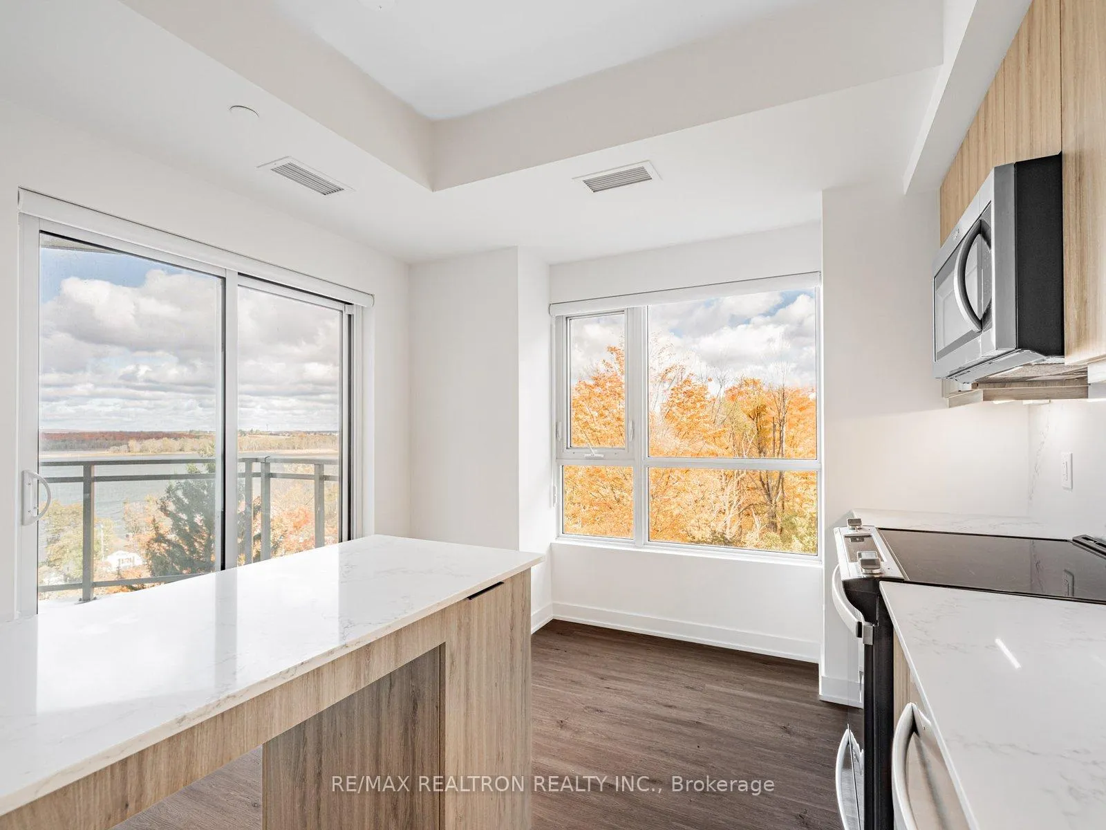 Photo 26 of Unit 506, 56 Lakeside Terrace, Barrie, Little Lake — HOMEH