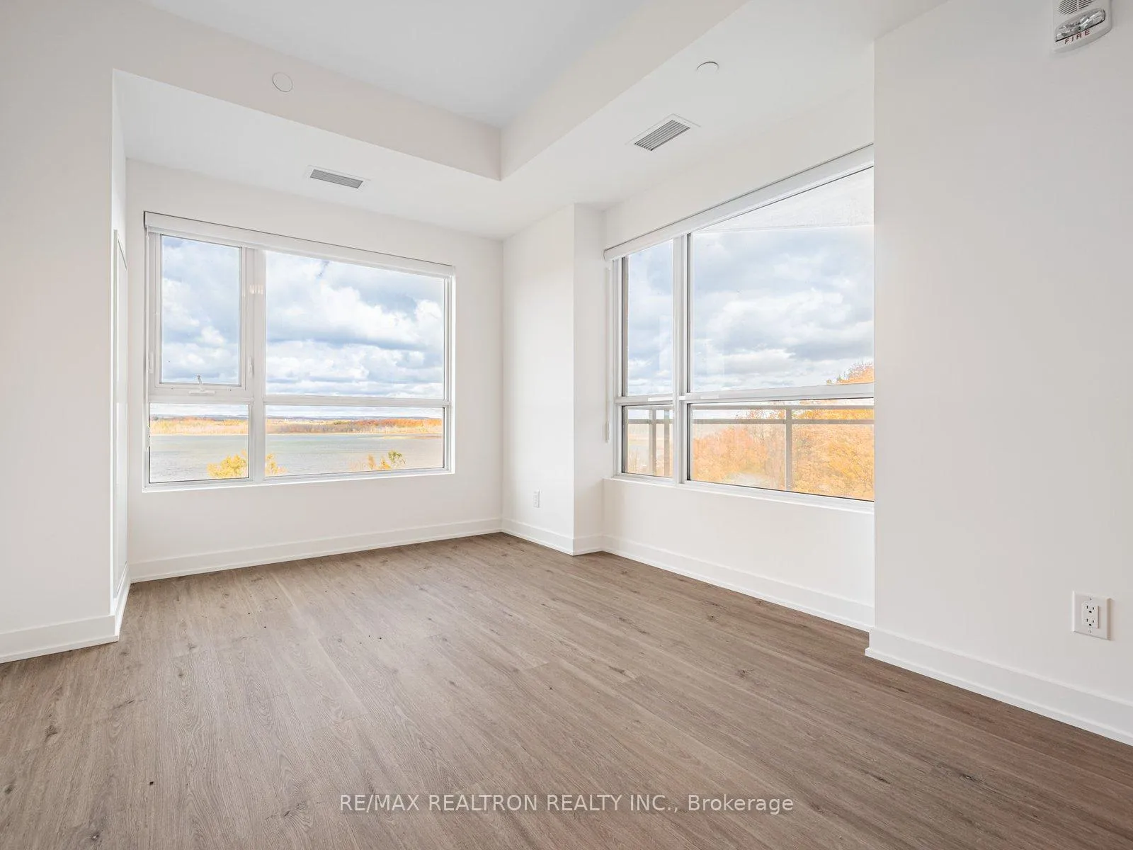 Photo 28 of Unit 506, 56 Lakeside Terrace, Barrie, Little Lake — HOMEH