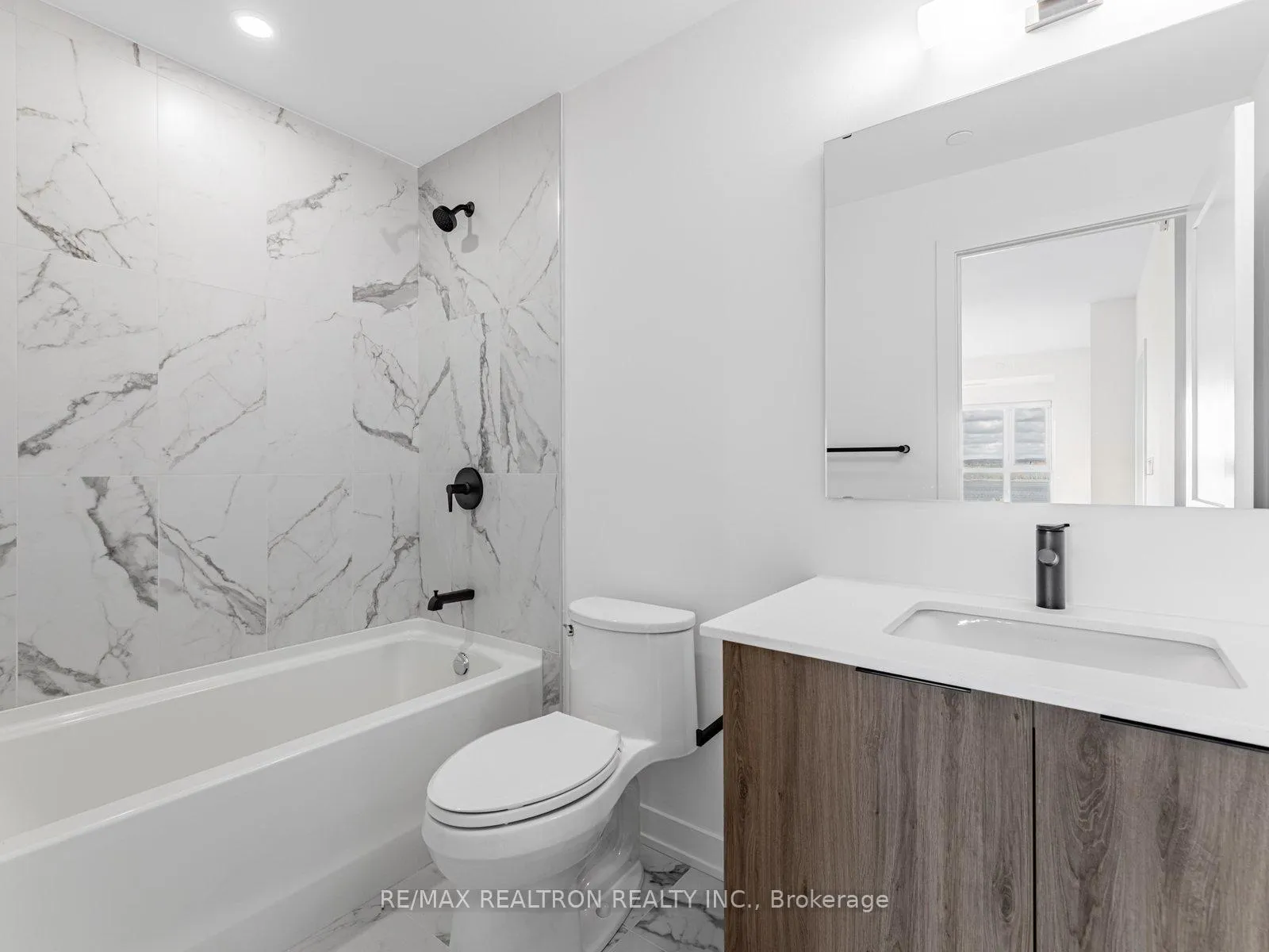 Photo 29 of Unit 506, 56 Lakeside Terrace, Barrie, Little Lake — HOMEH