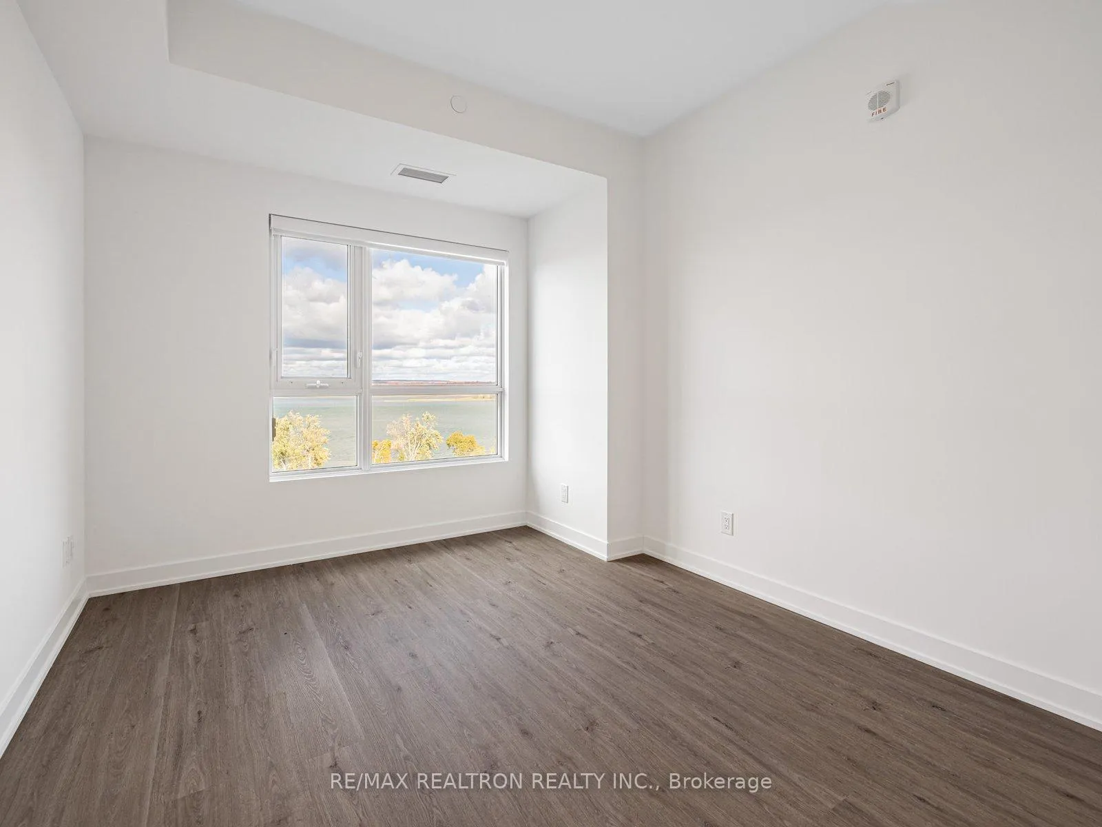 Photo 31 of Unit 506, 56 Lakeside Terrace, Barrie, Little Lake — HOMEH