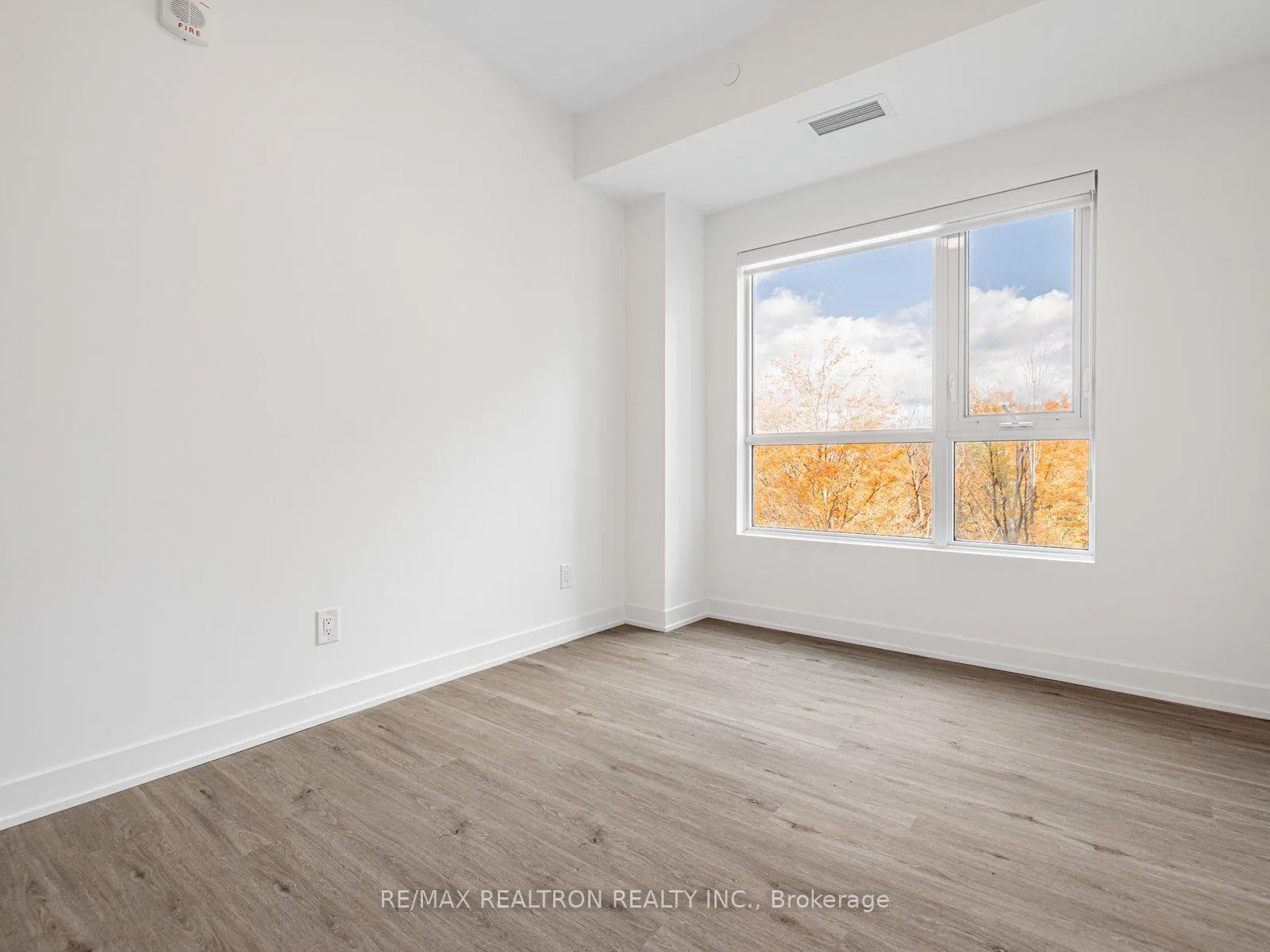 Photo 33 of Unit 506, 56 Lakeside Terrace, Barrie, Little Lake — HOMEH