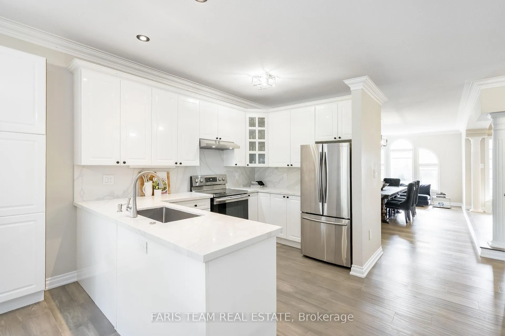 Photo 5 of 18 Todd Drive, Barrie, Innis-Shore — HOMEH