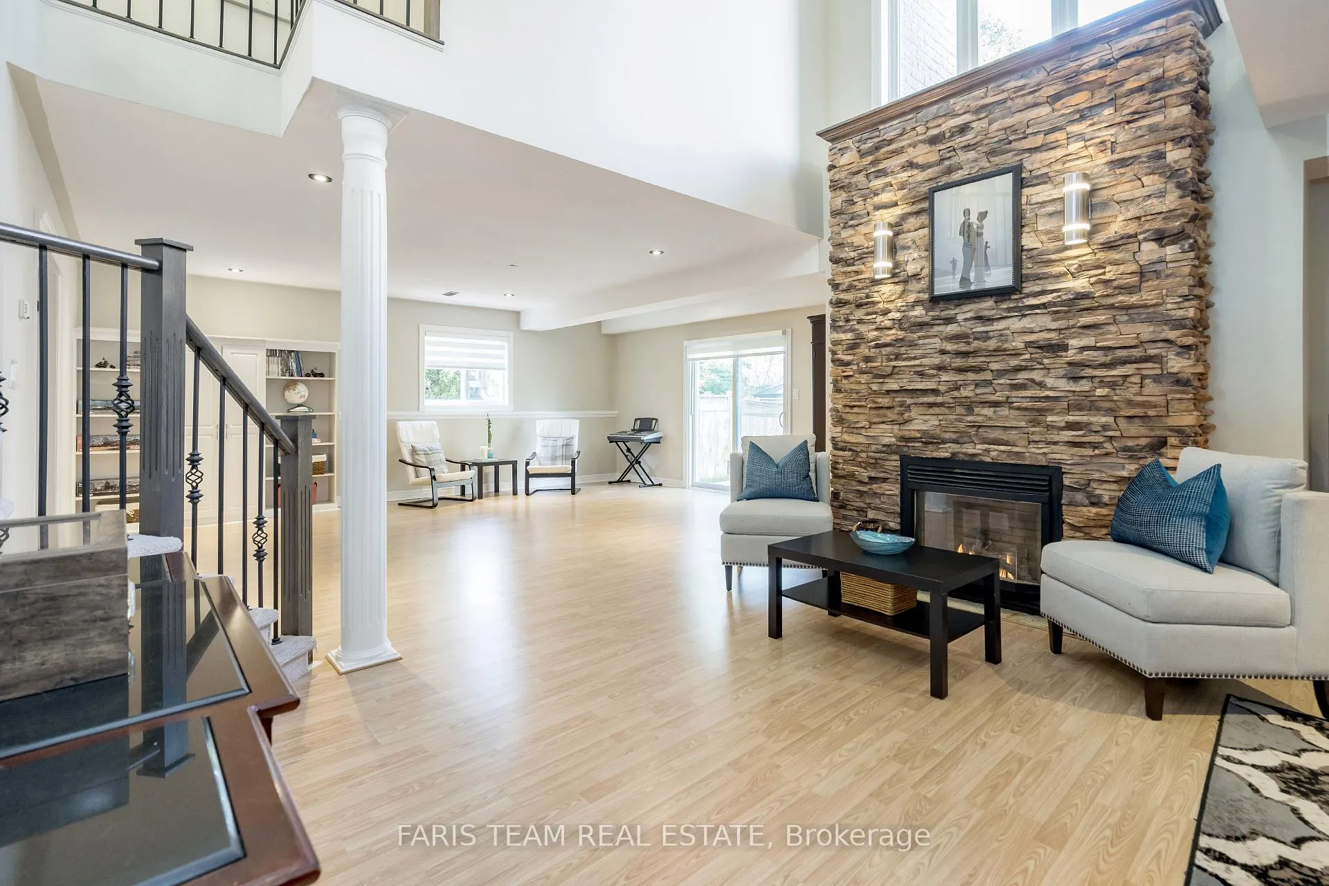 Photo 12 of 18 Todd Drive, Barrie, Innis-Shore — HOMEH