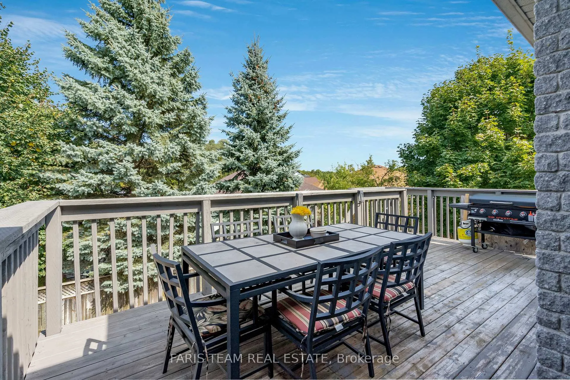 Photo 16 of 18 Todd Drive, Barrie, Innis-Shore — HOMEH