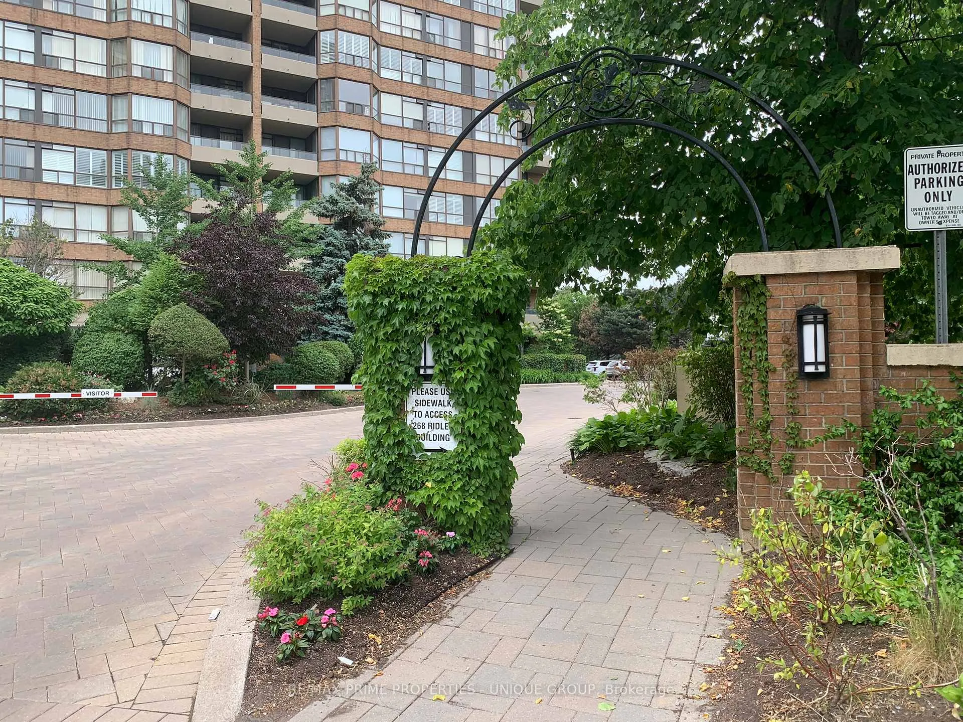 Photo 1 of Unit 1517, 268 Ridley Boulevard N, Toronto, Bedford Park-Nortown — HOMEH