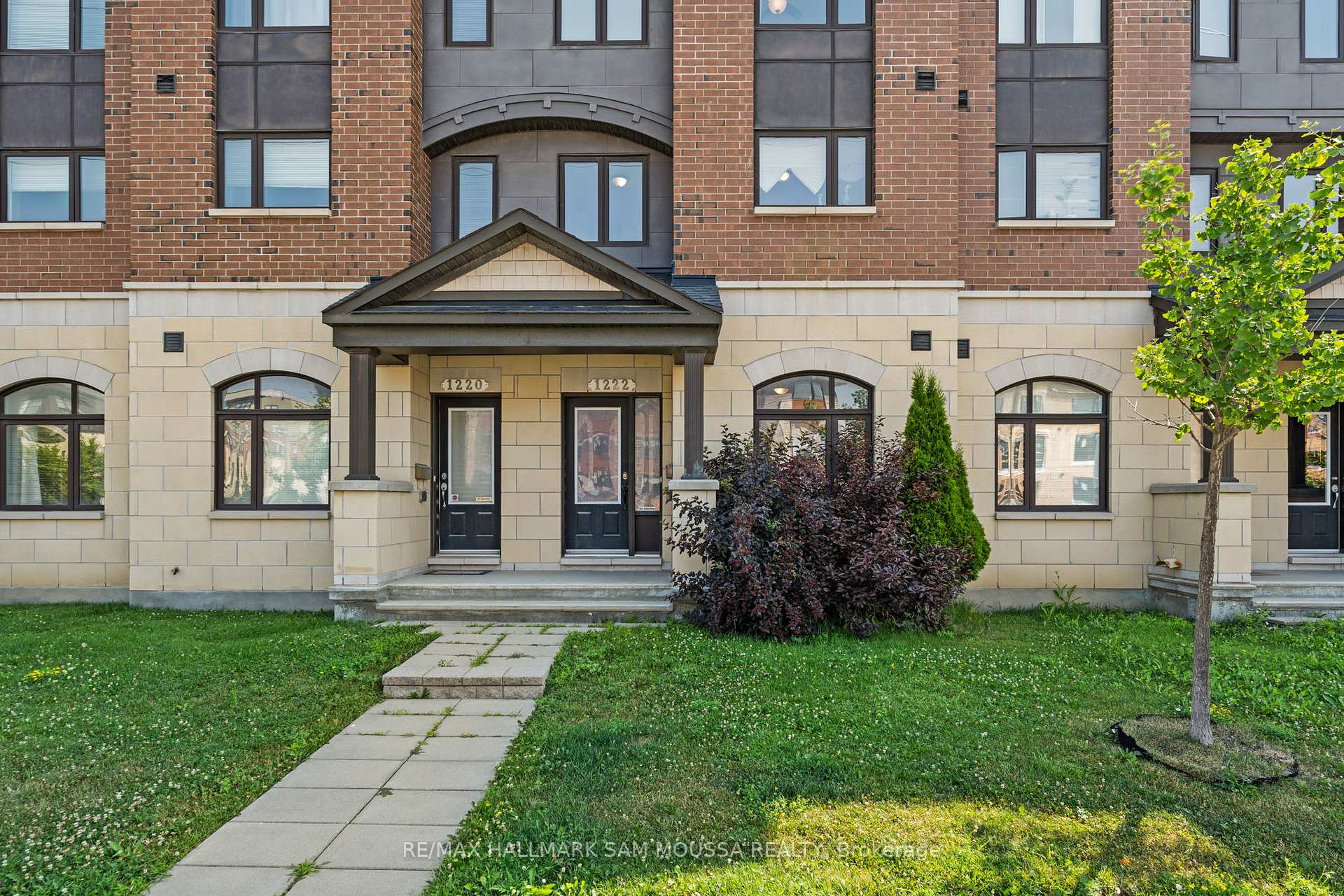 Photo 3 of 1222 Longfields Drive, Ottawa, Barrhaven - Strandherd — HOMEH