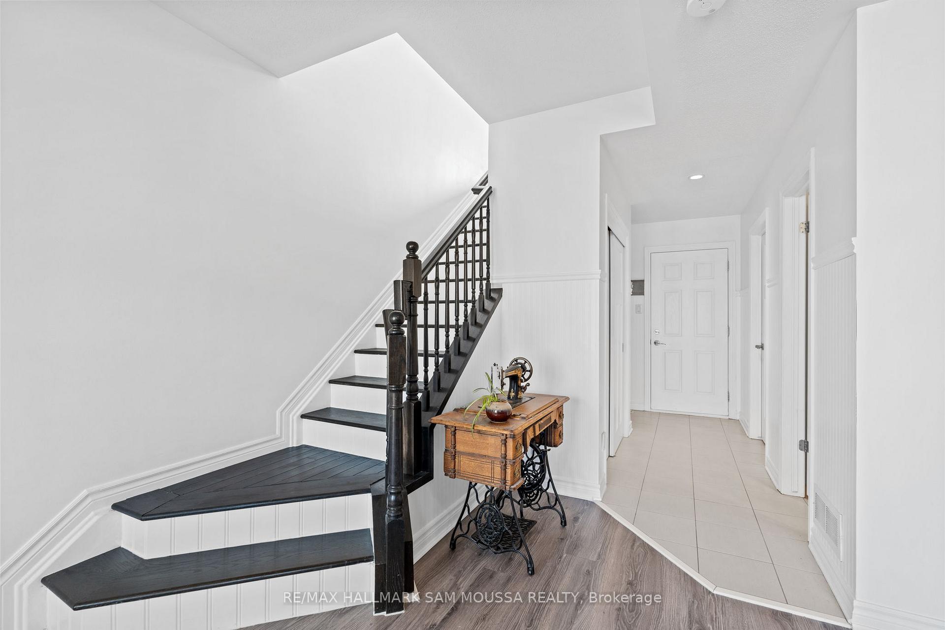 Photo 4 of 1222 Longfields Drive, Ottawa, Barrhaven - Strandherd — HOMEH