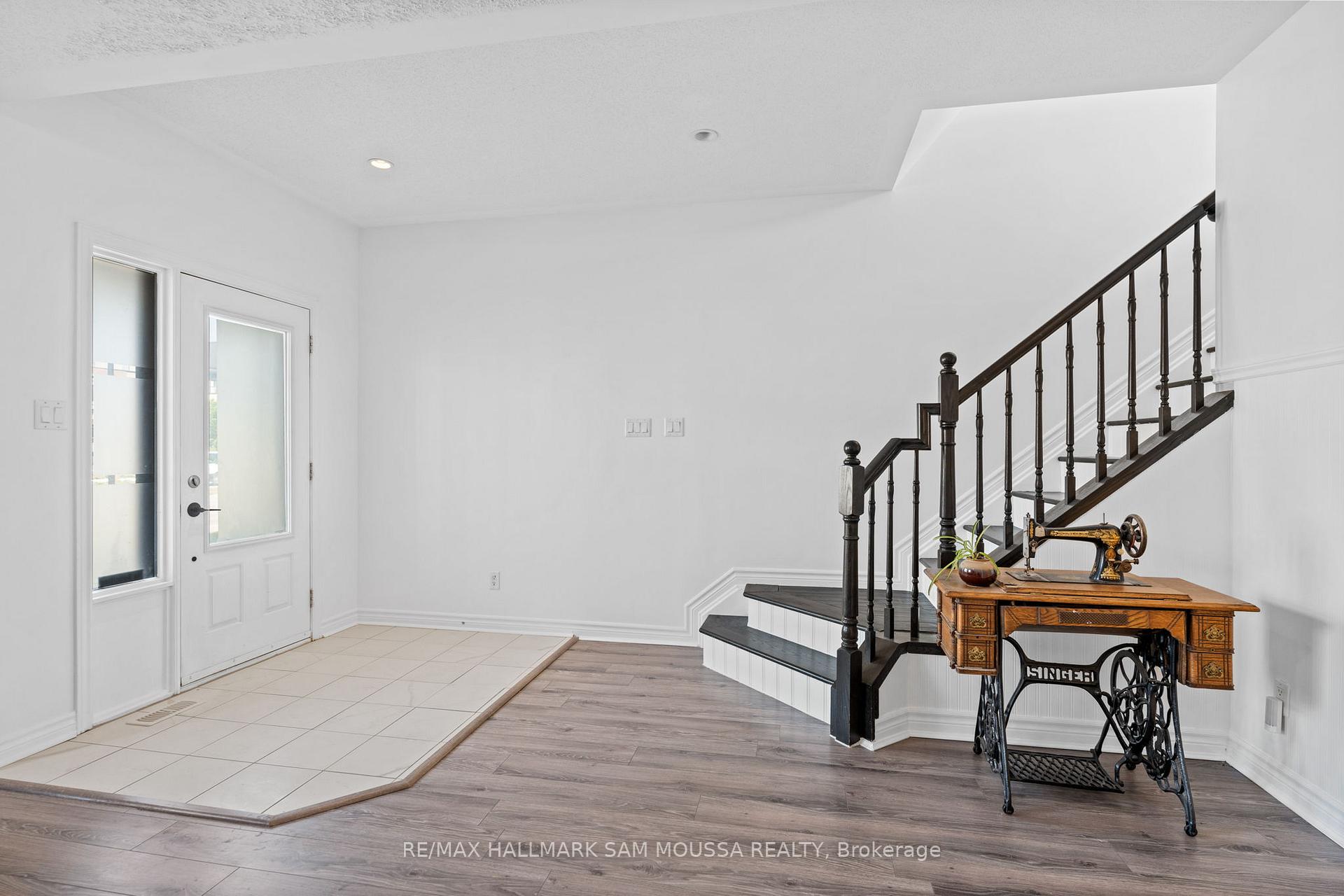 Photo 5 of 1222 Longfields Drive, Ottawa, Barrhaven - Strandherd — HOMEH