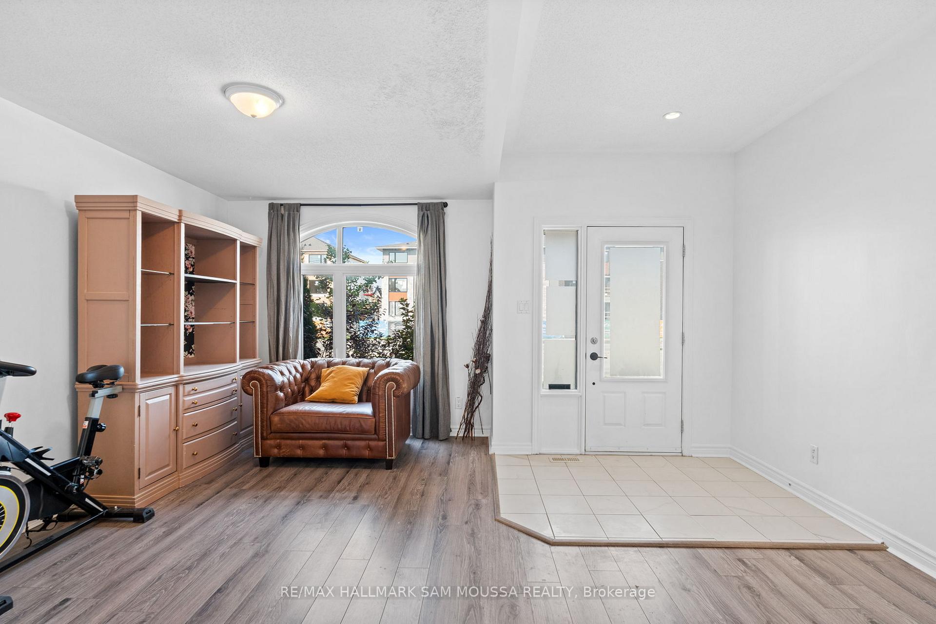 Photo 6 of 1222 Longfields Drive, Ottawa, Barrhaven - Strandherd — HOMEH