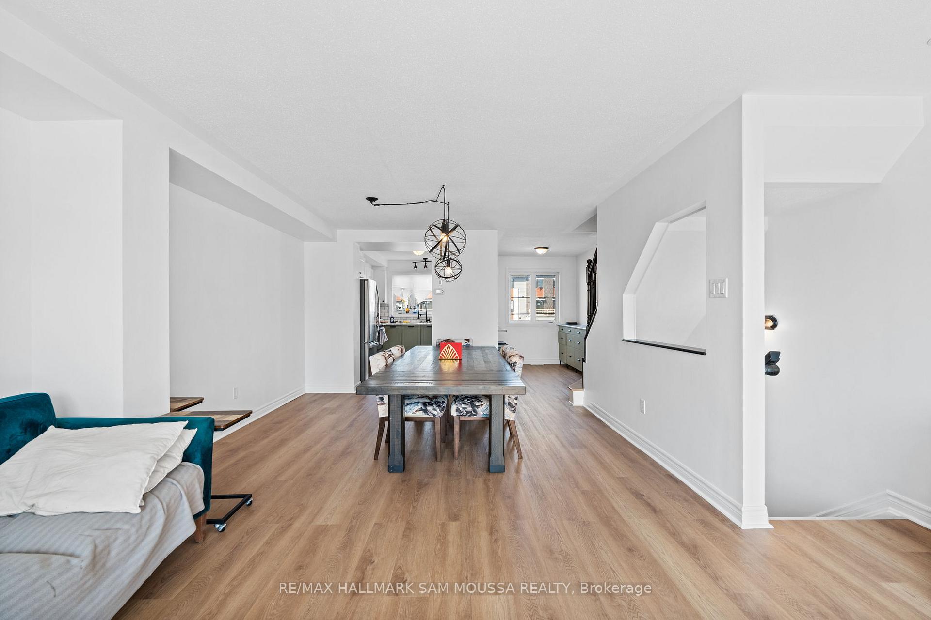 Photo 9 of 1222 Longfields Drive, Ottawa, Barrhaven - Strandherd — HOMEH
