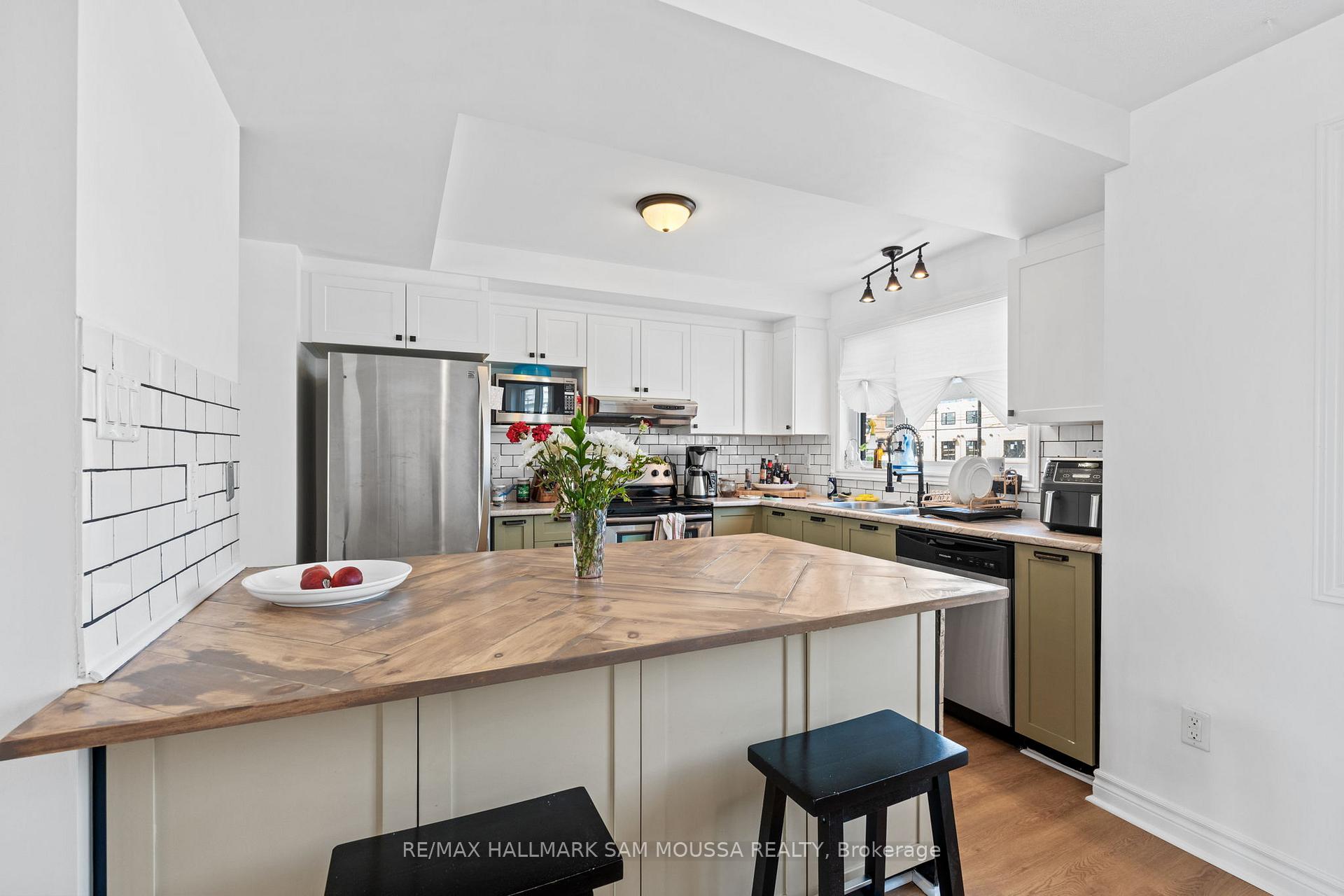 Photo 11 of 1222 Longfields Drive, Ottawa, Barrhaven - Strandherd — HOMEH