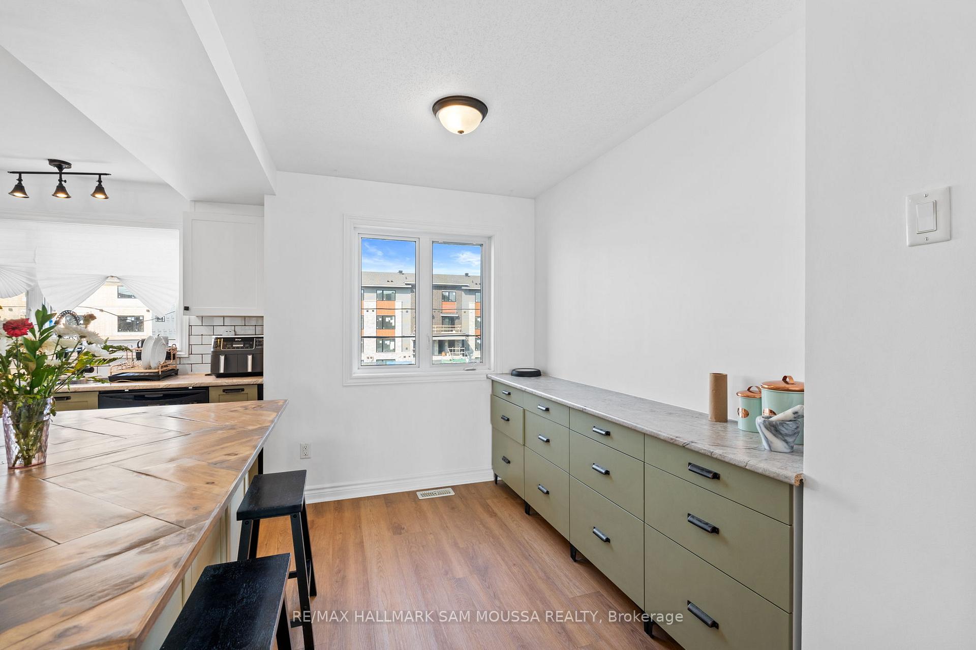 Photo 15 of 1222 Longfields Drive, Ottawa, Barrhaven - Strandherd — HOMEH