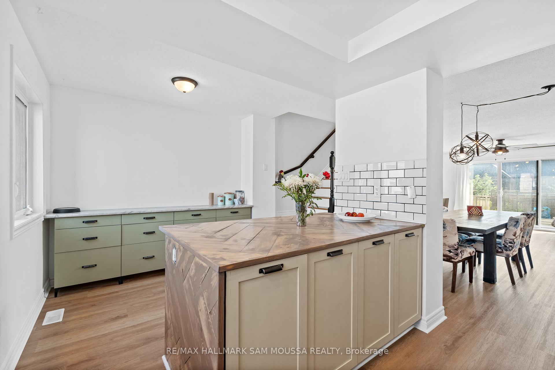 Photo 16 of 1222 Longfields Drive, Ottawa, Barrhaven - Strandherd — HOMEH