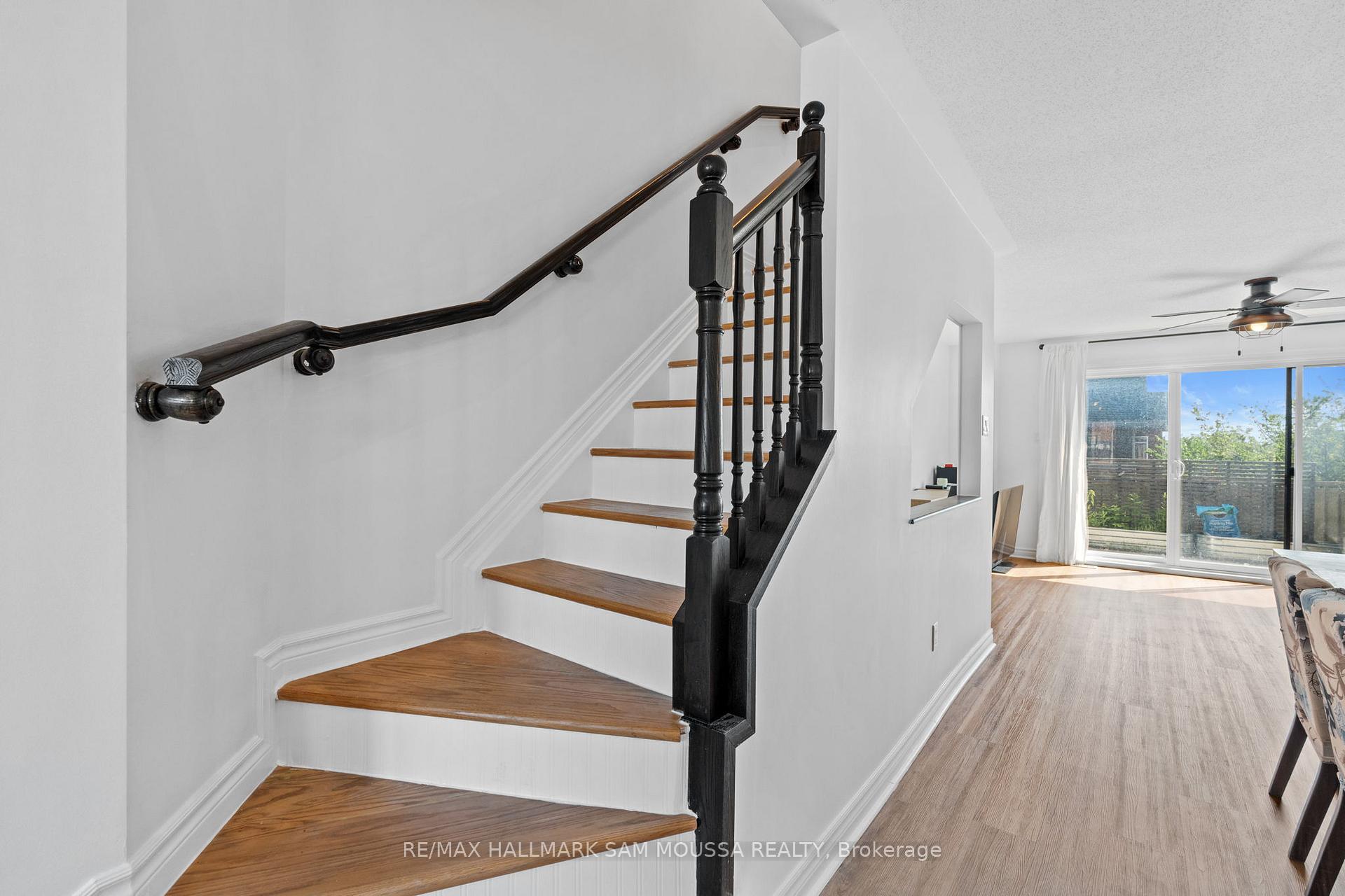 Photo 24 of 1222 Longfields Drive, Ottawa, Barrhaven - Strandherd — HOMEH