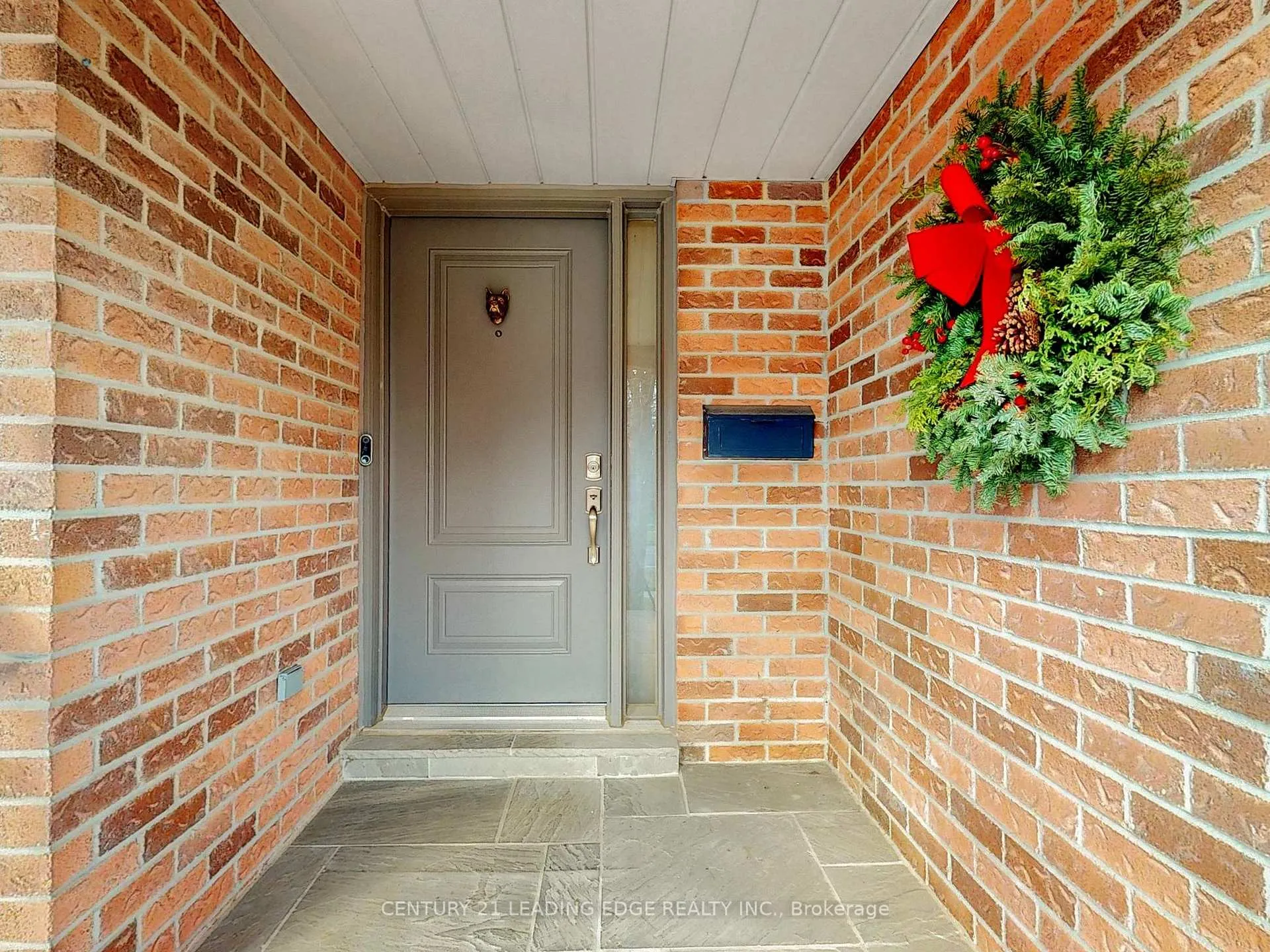 Photo 3 of 70 Longwater Chase, Markham, Unionville — HOMEH