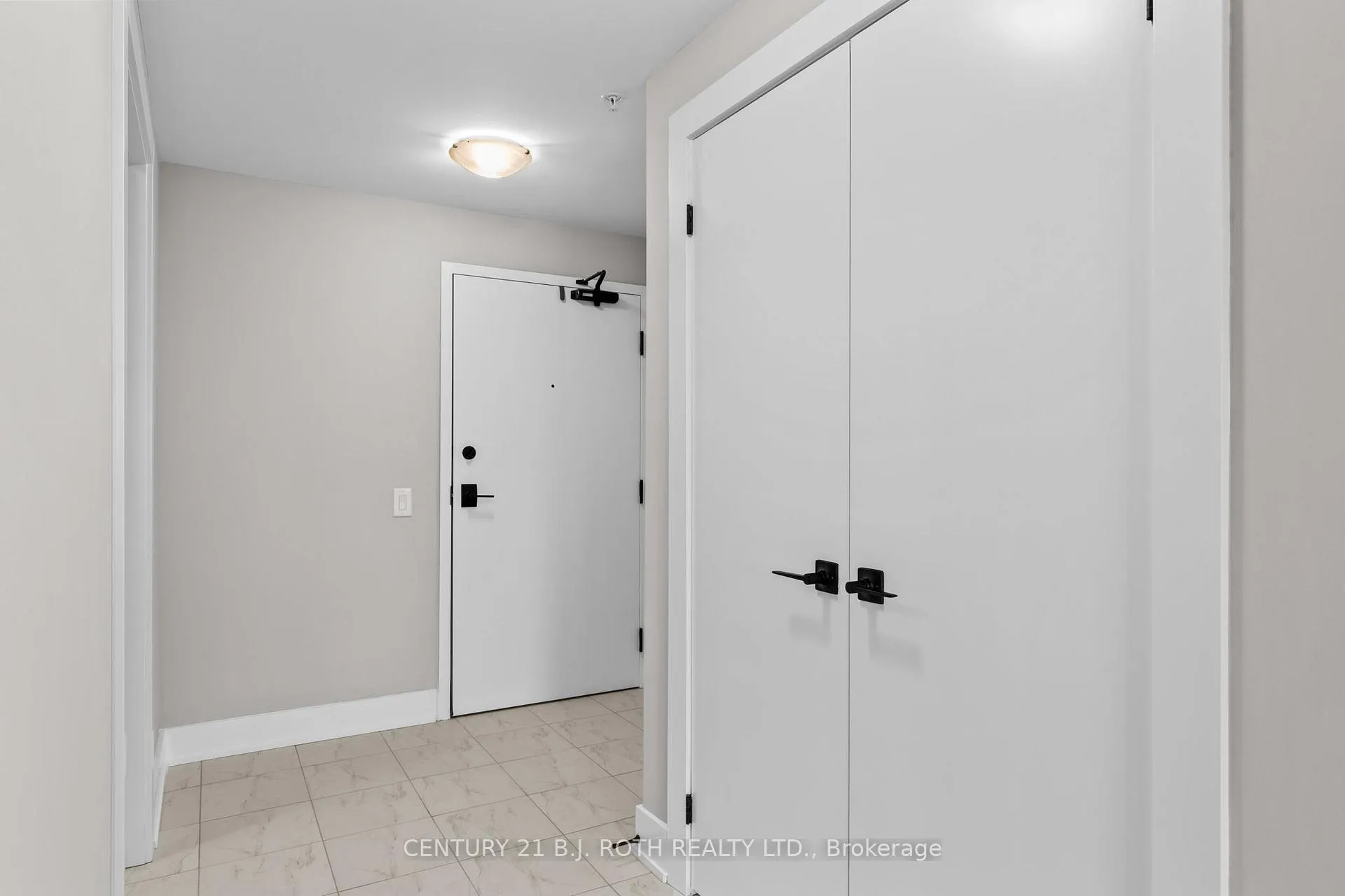 Photo 2 of Unit 202, 1 Chef Lane, Barrie, Innis-Shore — HOMEH