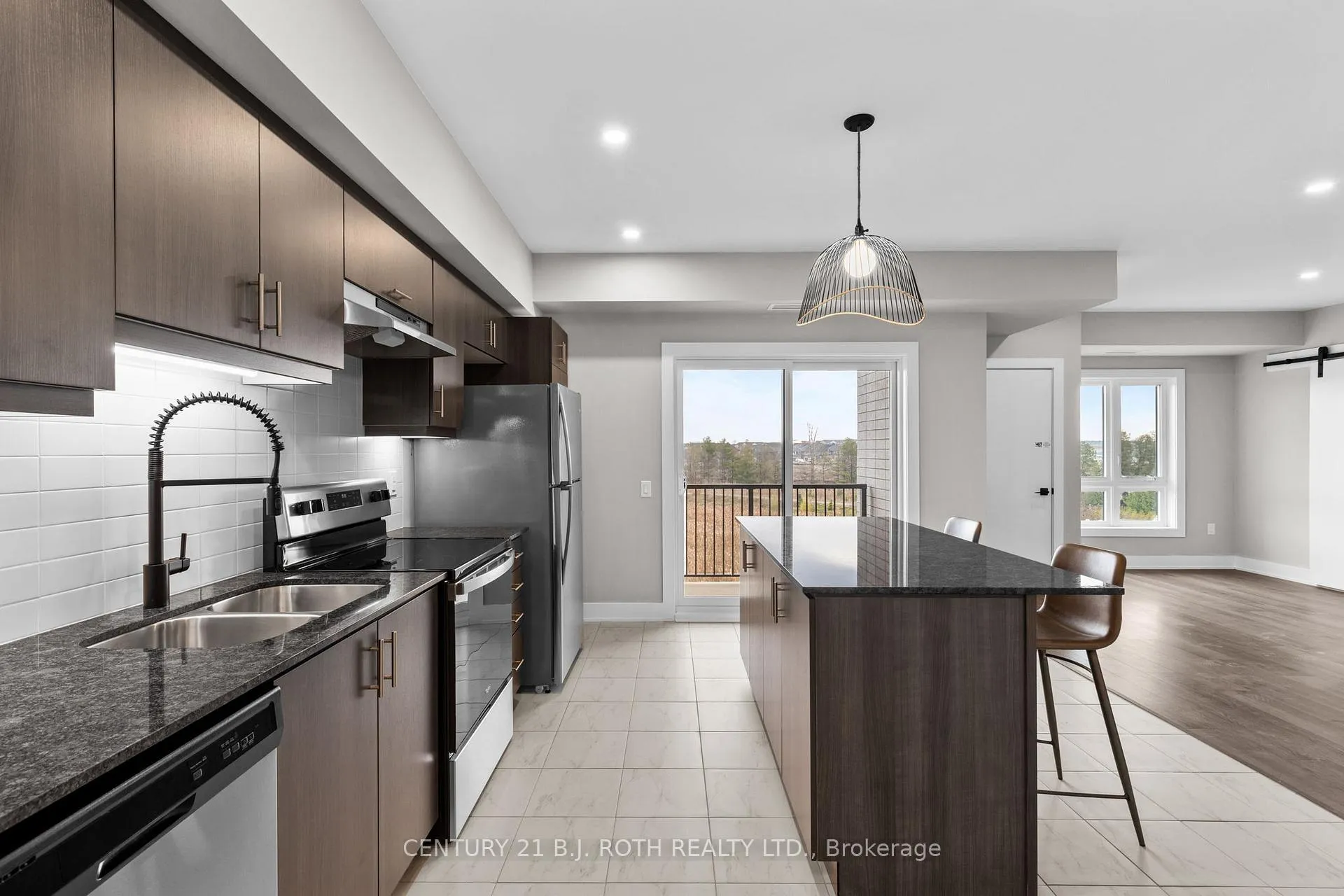 Photo 6 of Unit 202, 1 Chef Lane, Barrie, Innis-Shore — HOMEH