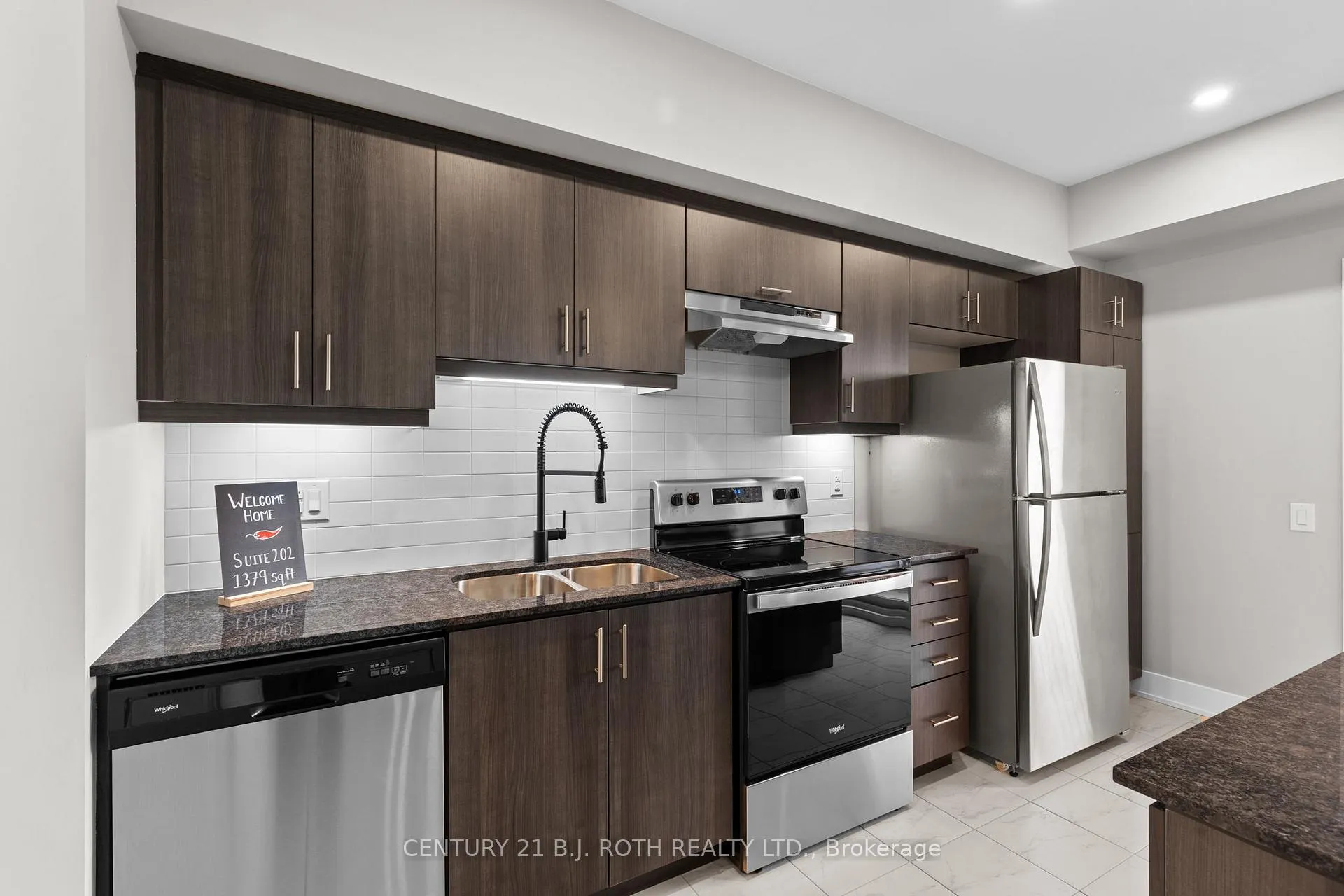 Photo 7 of Unit 202, 1 Chef Lane, Barrie, Innis-Shore — HOMEH