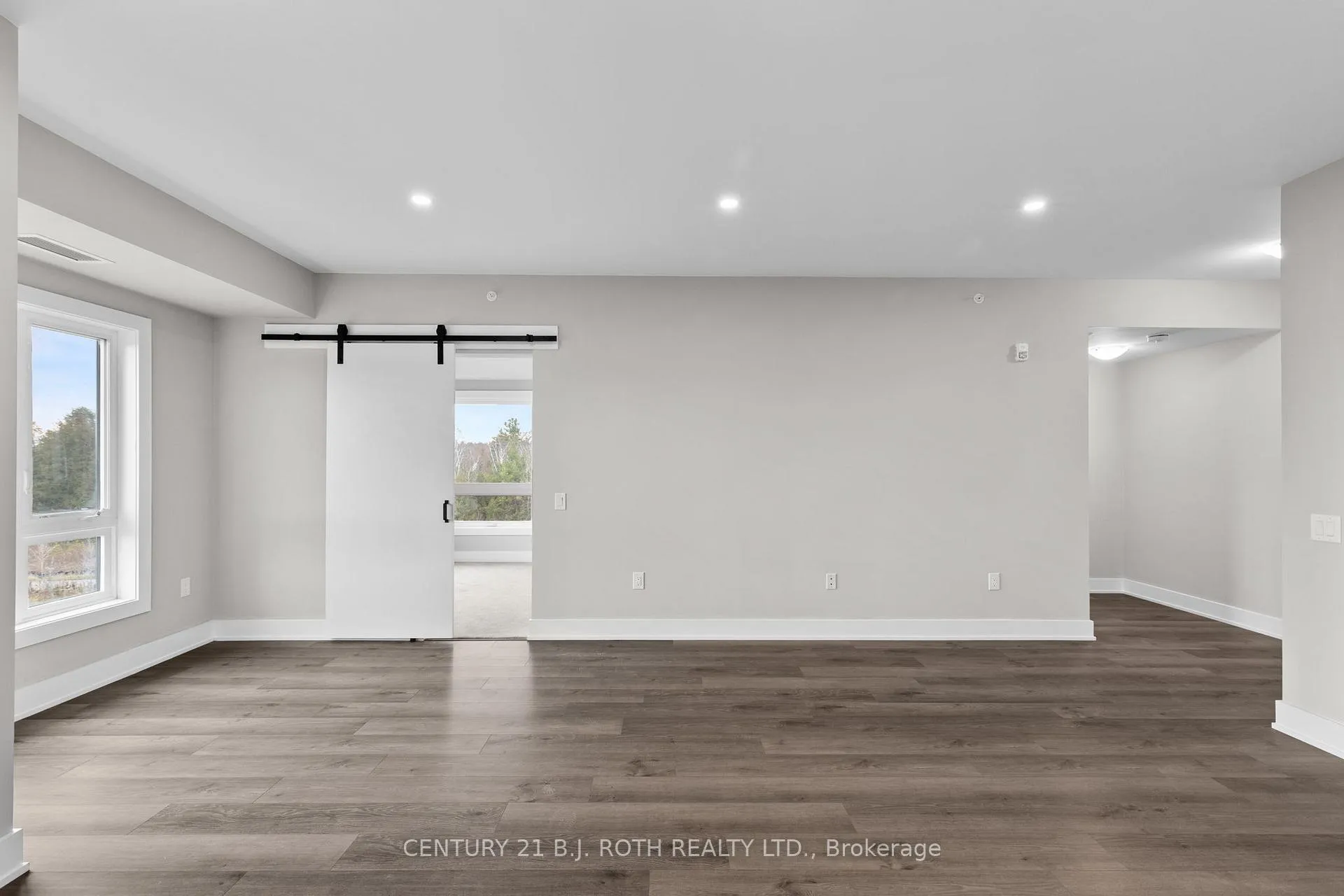 Photo 10 of Unit 202, 1 Chef Lane, Barrie, Innis-Shore — HOMEH