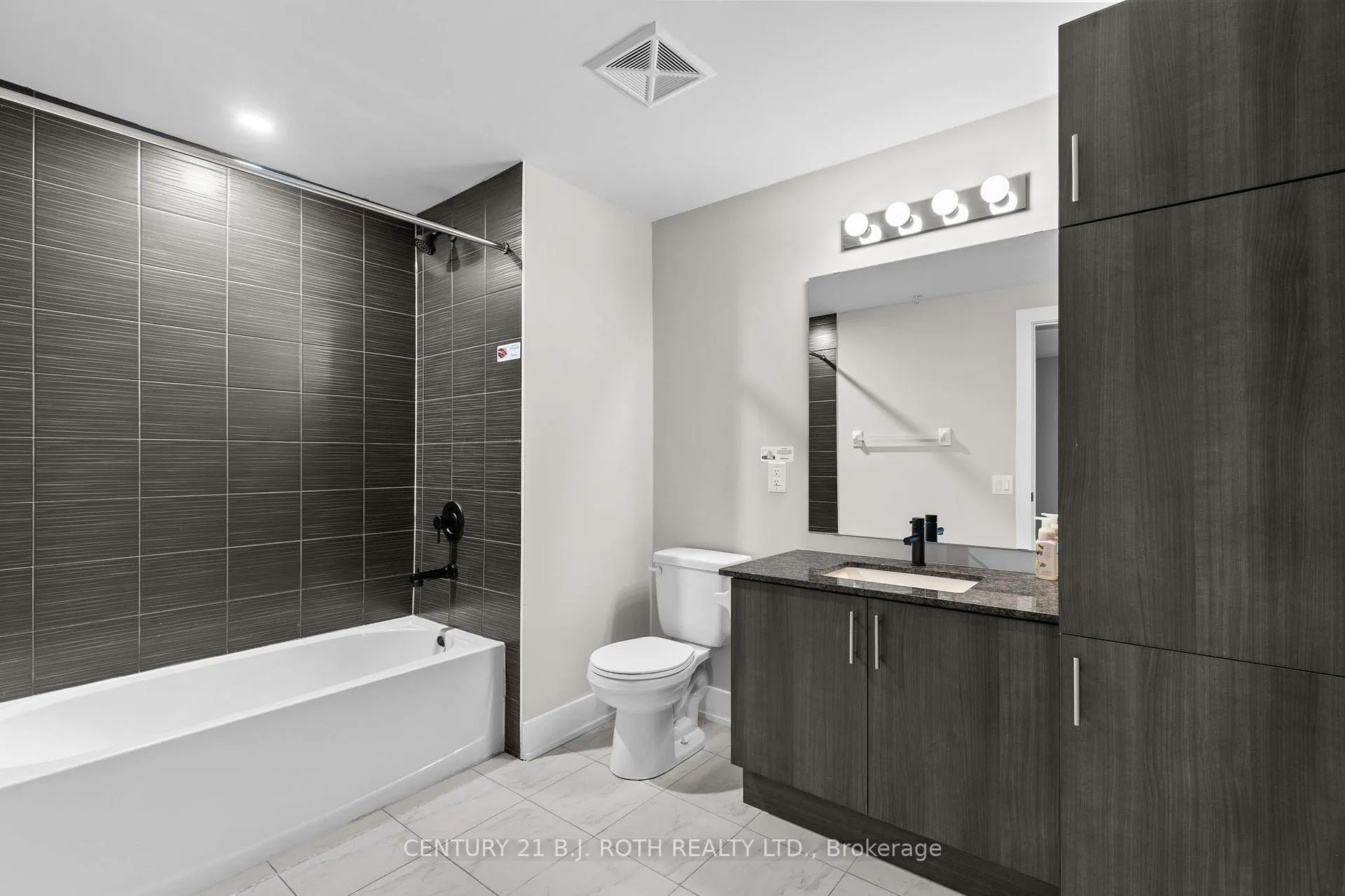 Photo 13 of Unit 202, 1 Chef Lane, Barrie, Innis-Shore — HOMEH