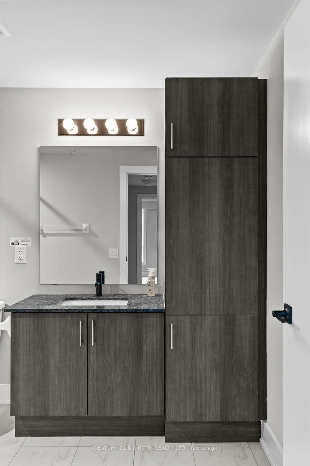 Photo 14 of Unit 202, 1 Chef Lane, Barrie, Innis-Shore — HOMEH
