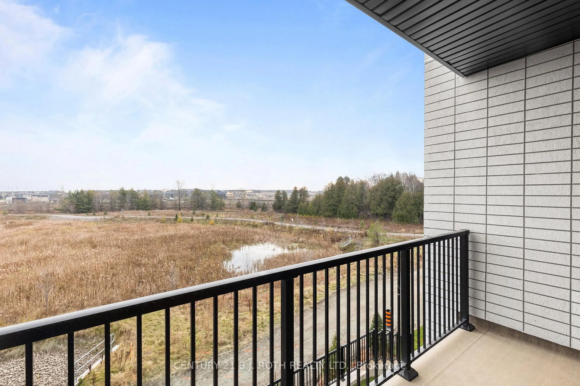 Photo 26 of Unit 202, 1 Chef Lane, Barrie, Innis-Shore — HOMEH