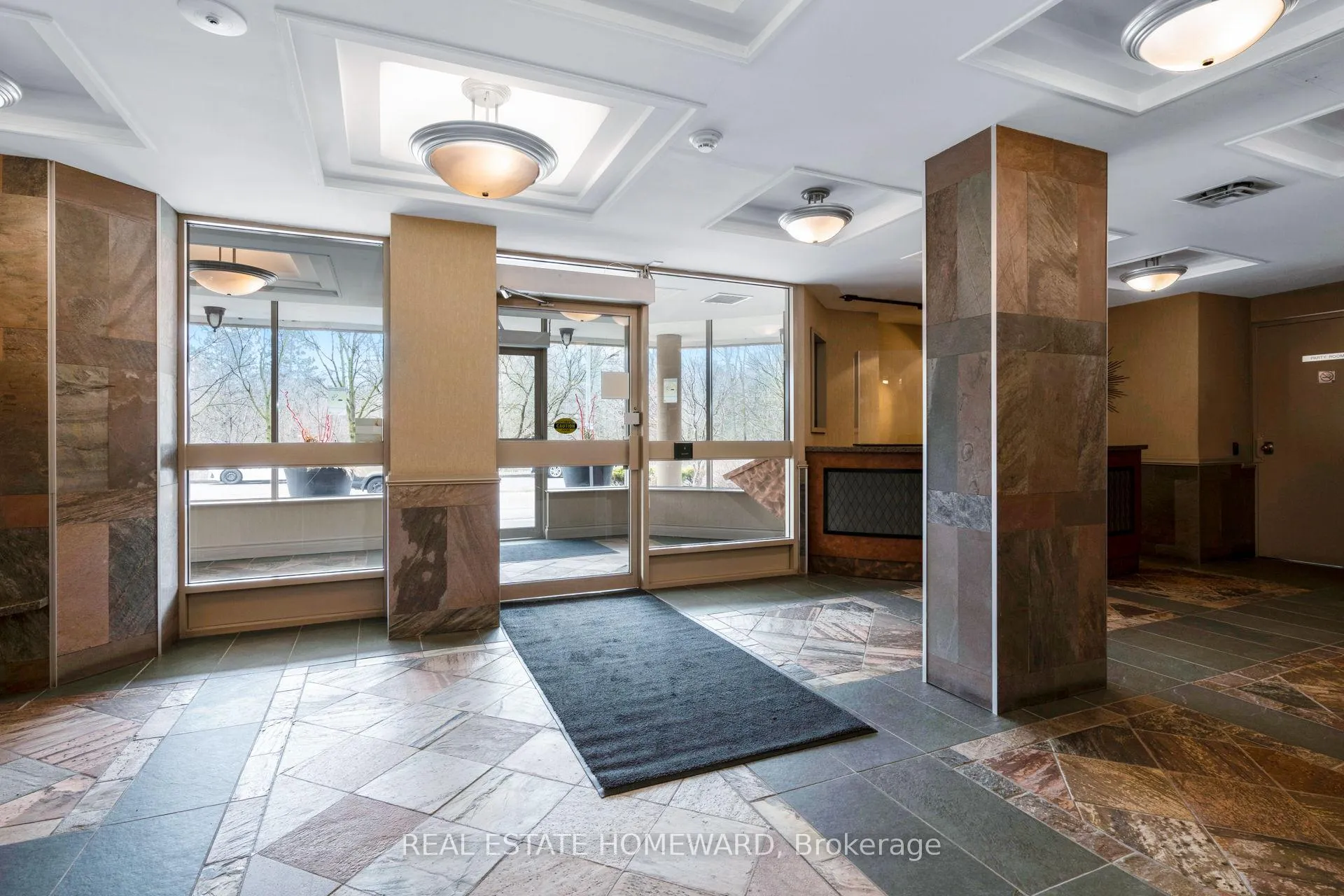 Photo 3 of Unit 1413, 4 Park Vista Drive, Toronto, East York — HOMEH