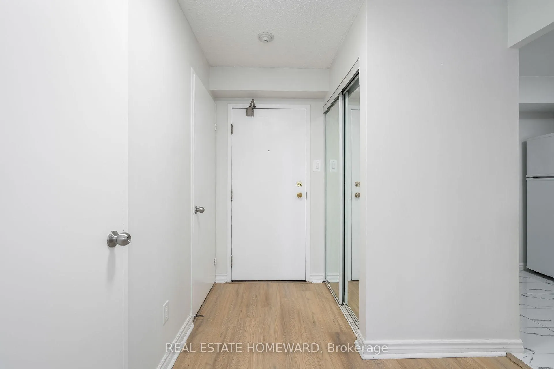 Photo 8 of Unit 1413, 4 Park Vista Drive, Toronto, East York — HOMEH