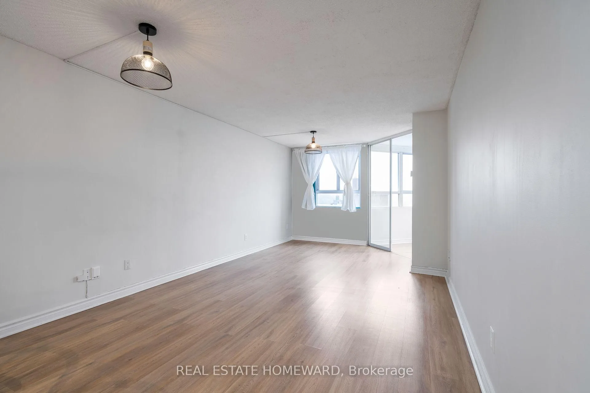 Photo 14 of Unit 1413, 4 Park Vista Drive, Toronto, East York — HOMEH
