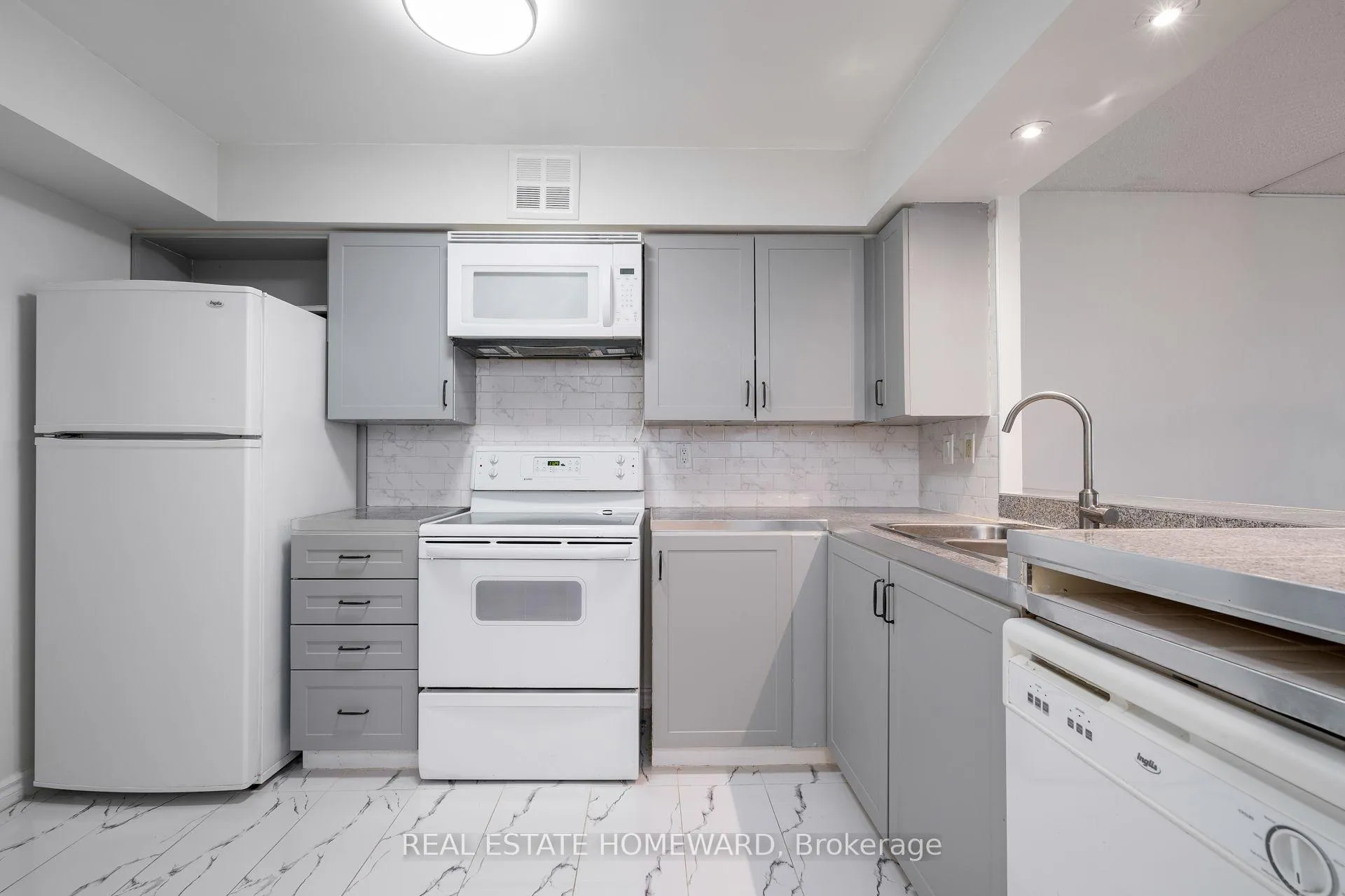 Photo 20 of Unit 1413, 4 Park Vista Drive, Toronto, East York — HOMEH