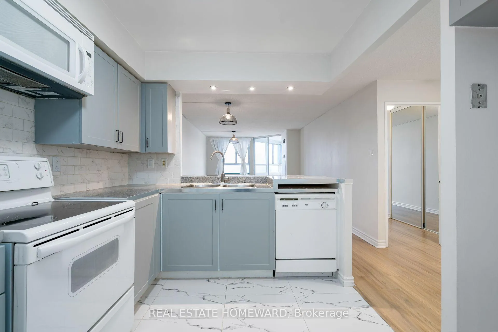 Photo 21 of Unit 1413, 4 Park Vista Drive, Toronto, East York — HOMEH