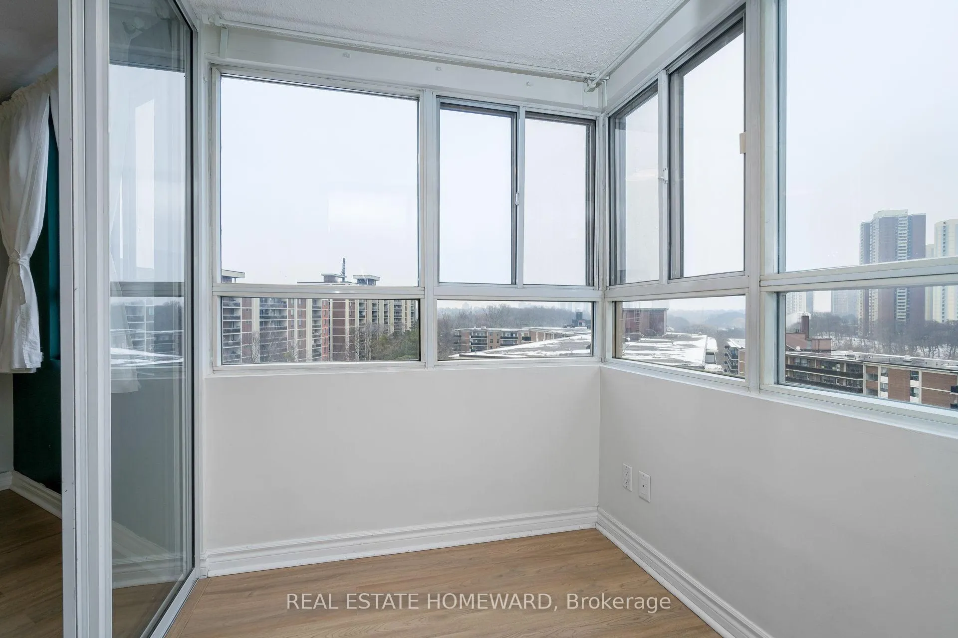 Photo 22 of Unit 1413, 4 Park Vista Drive, Toronto, East York — HOMEH