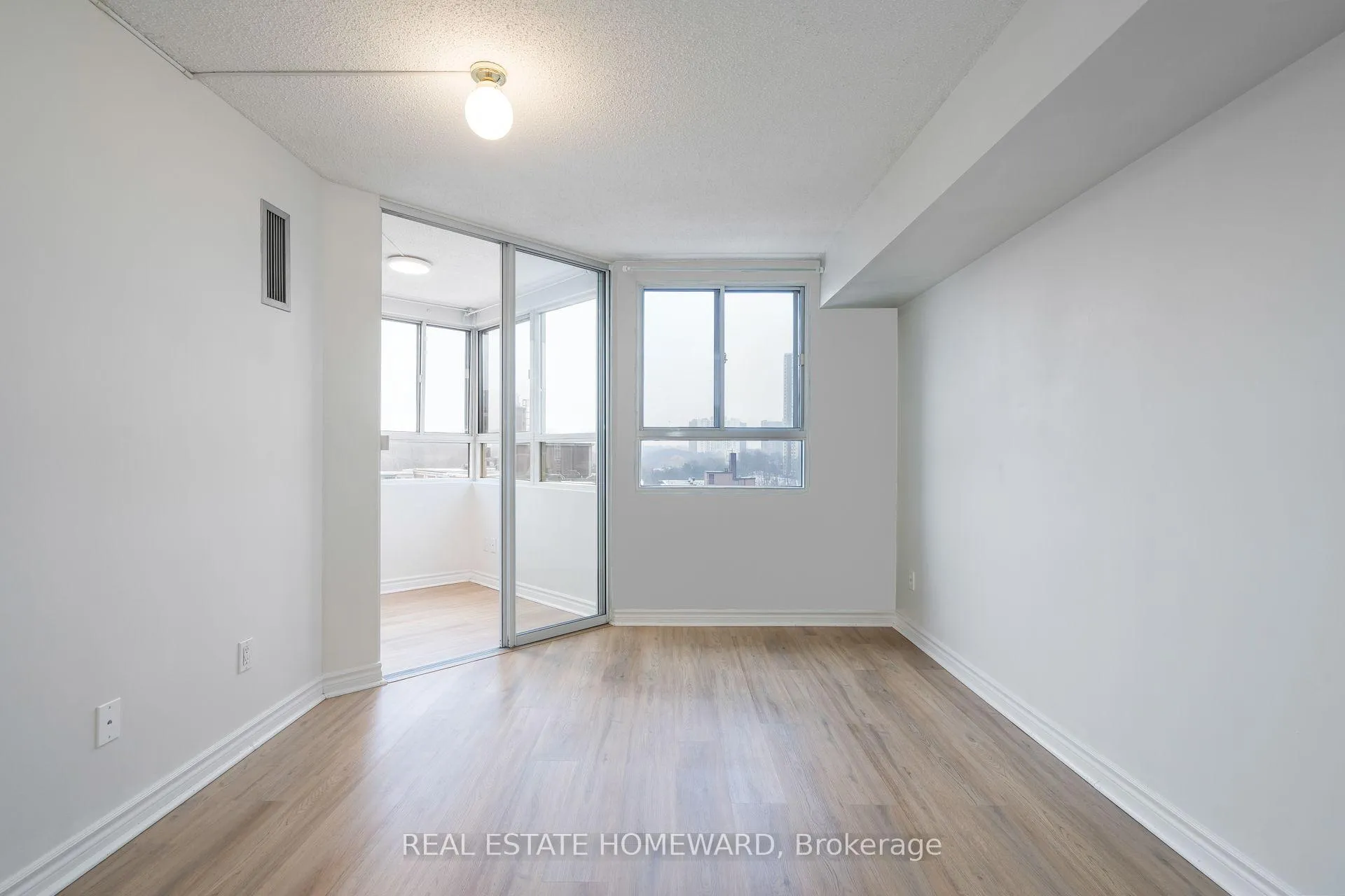 Photo 25 of Unit 1413, 4 Park Vista Drive, Toronto, East York — HOMEH