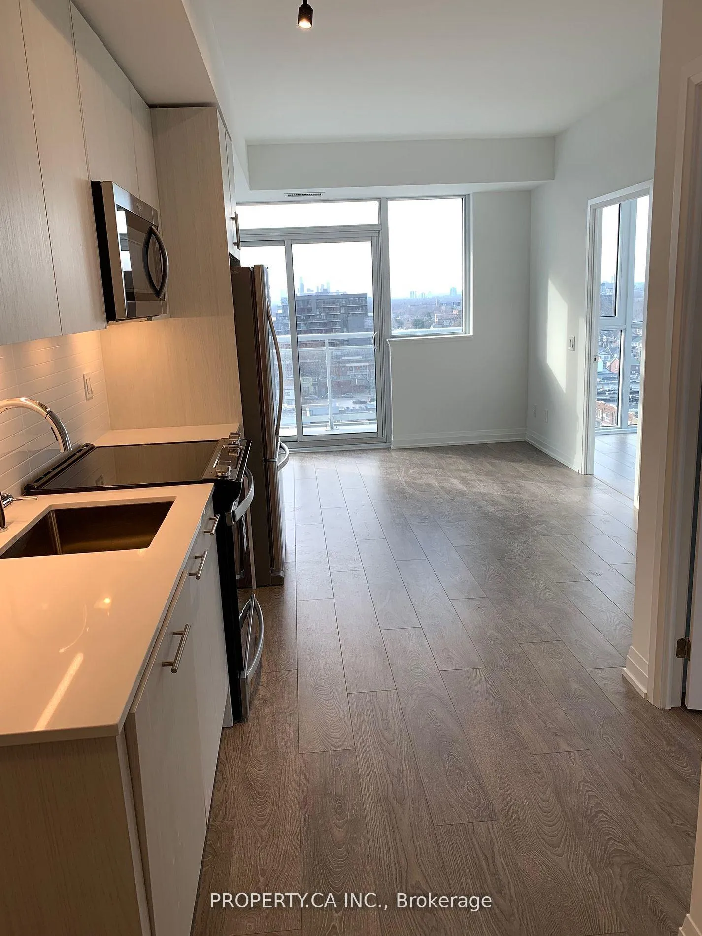 Photo 1 of Unit 1003, 286 Main Street, Toronto, Danforth Village-East York — HOMEH