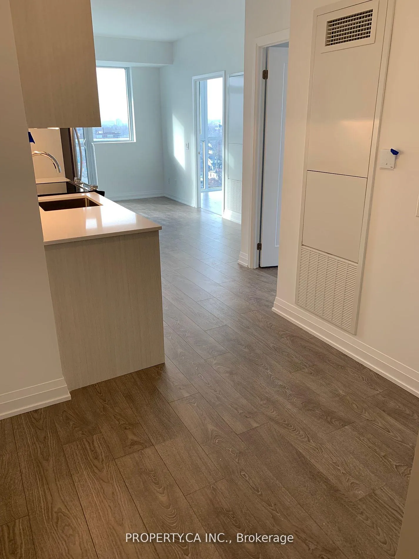 Photo 3 of Unit 1003, 286 Main Street, Toronto, Danforth Village-East York — HOMEH