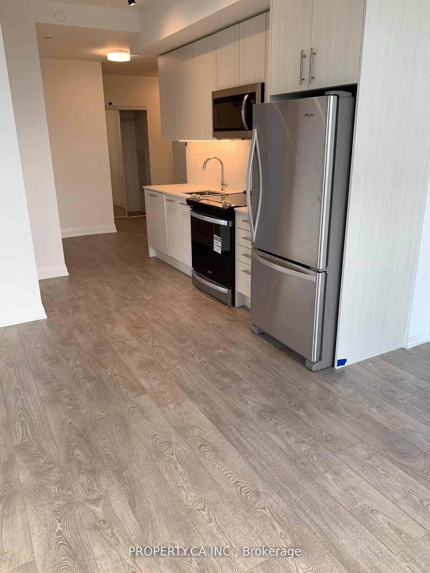 Photo 4 of Unit 1003, 286 Main Street, Toronto, Danforth Village-East York — HOMEH
