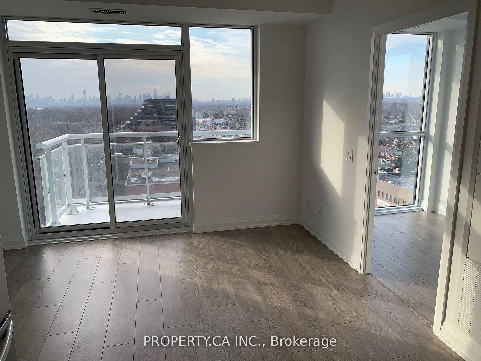 Photo 6 of Unit 1003, 286 Main Street, Toronto, Danforth Village-East York — HOMEH